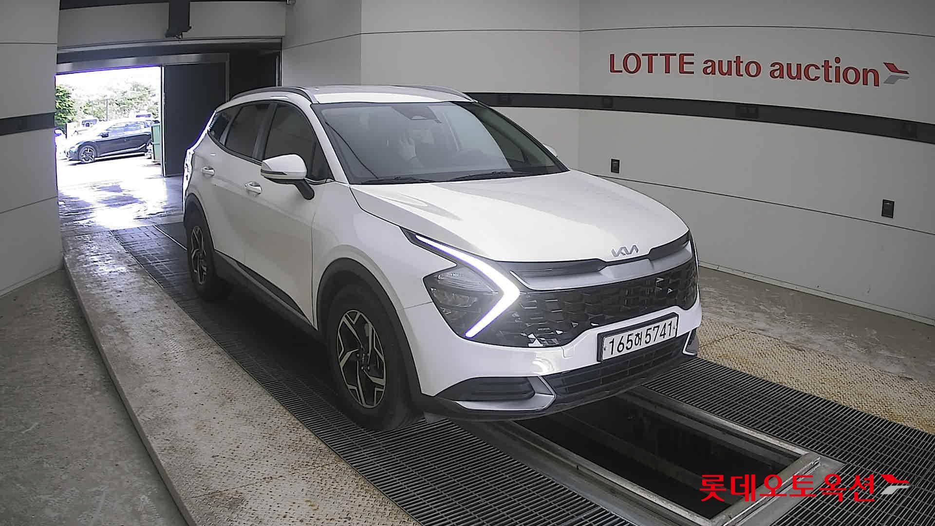 Kia Sportage 2022 Snow White Pearl (optional) из Кореи, фото 2