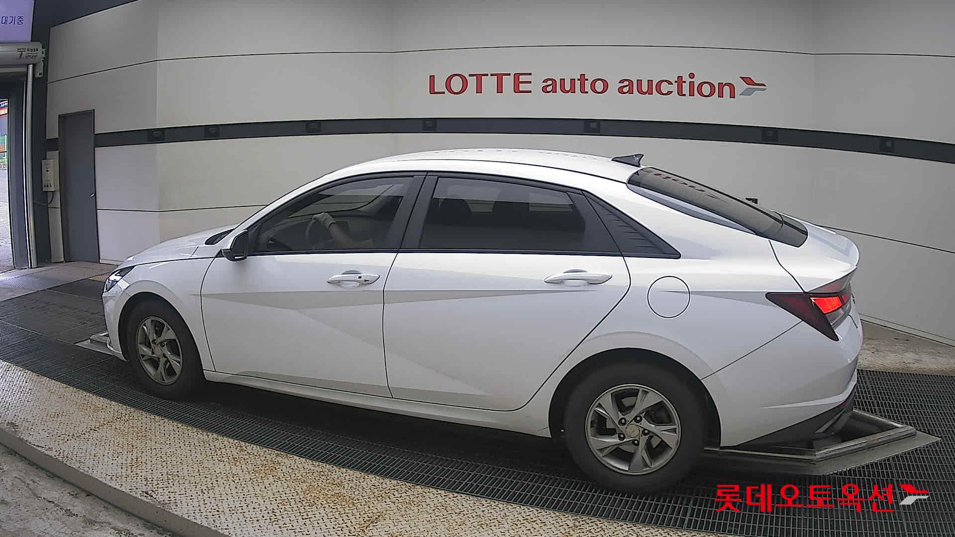 2021 - hyundai avante