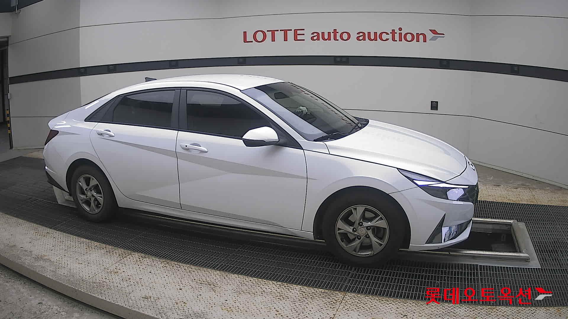 2021 - hyundai avante