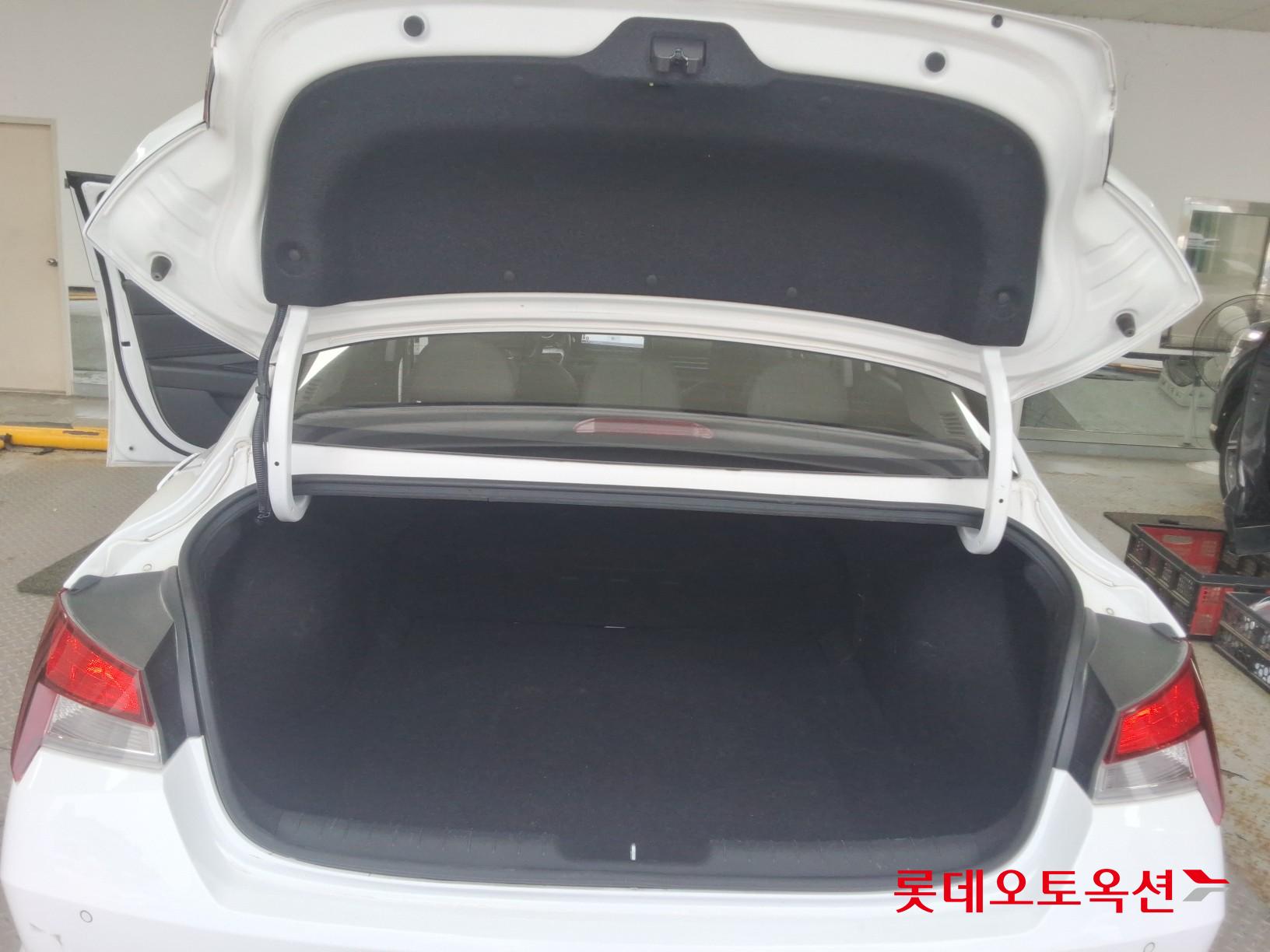 2021 - hyundai avante