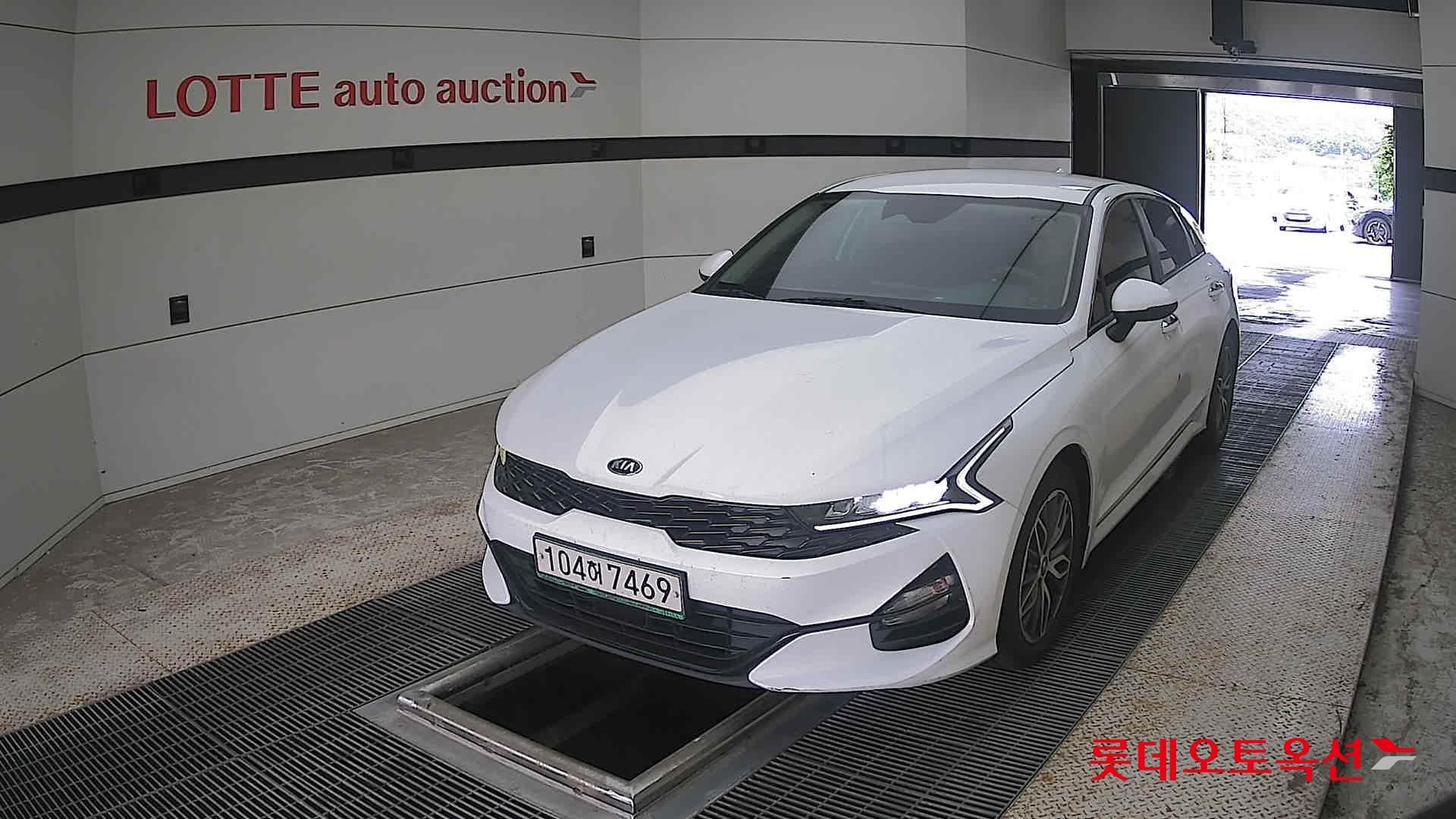 Kia K5 2020 Snow White Pearl (optional) из Кореи