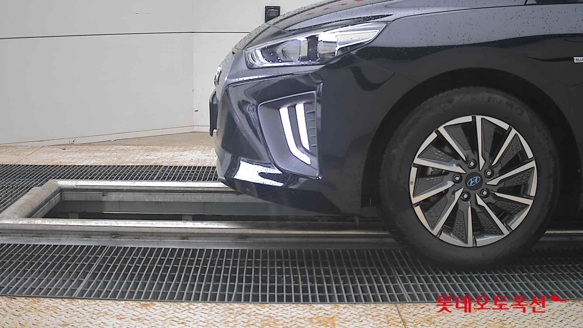 2020 - hyundai ioniq