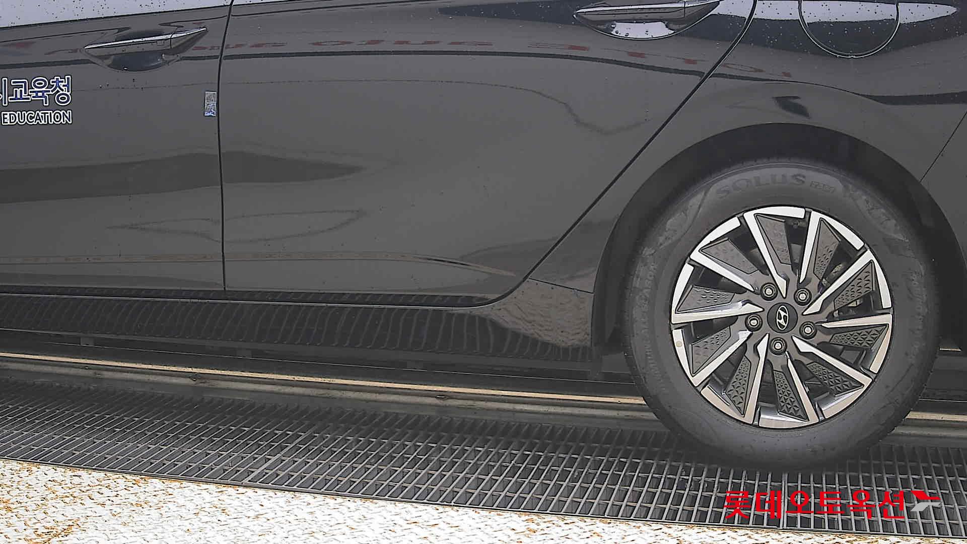 2020 - hyundai ioniq