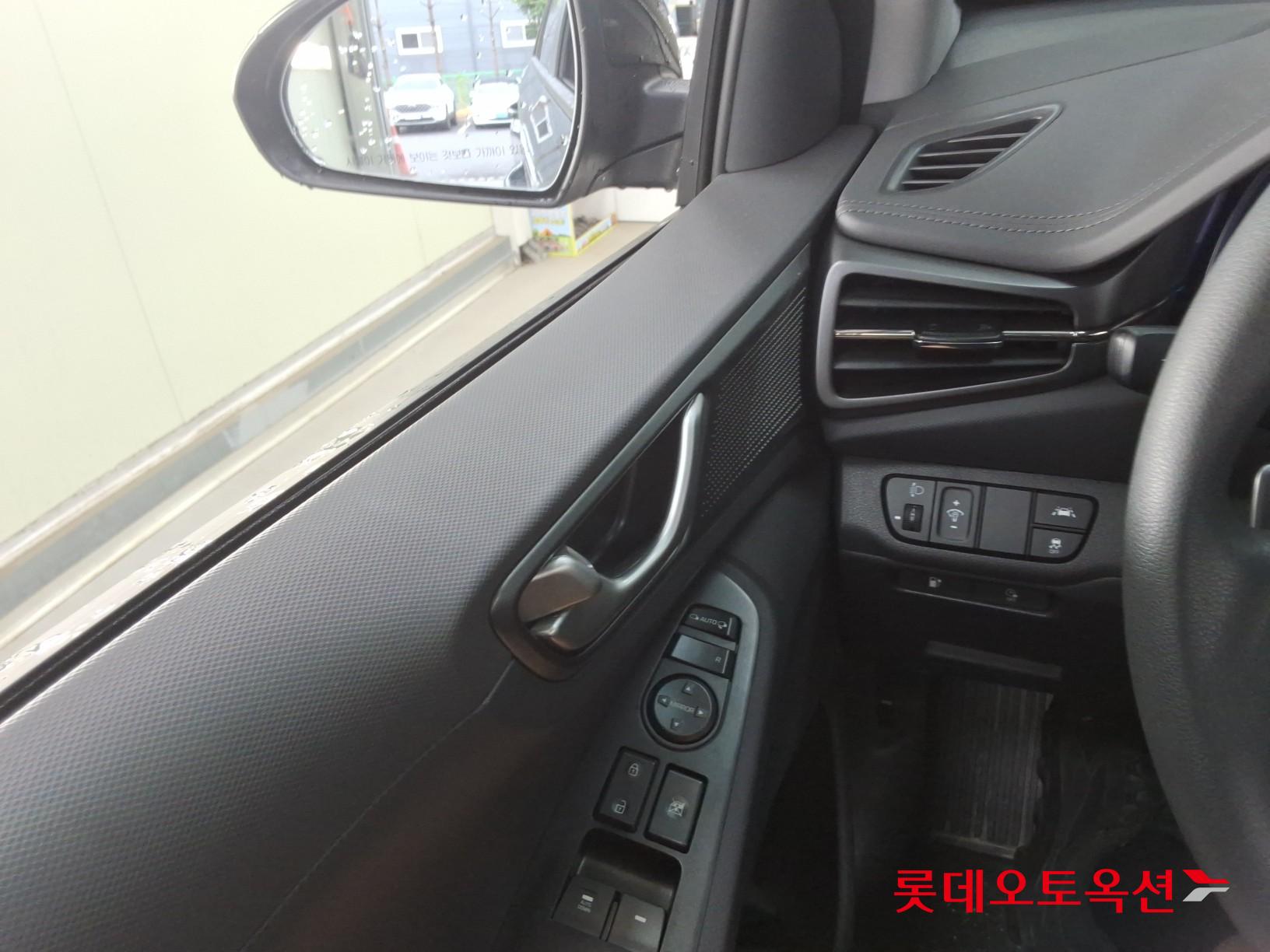 2020 - hyundai ioniq