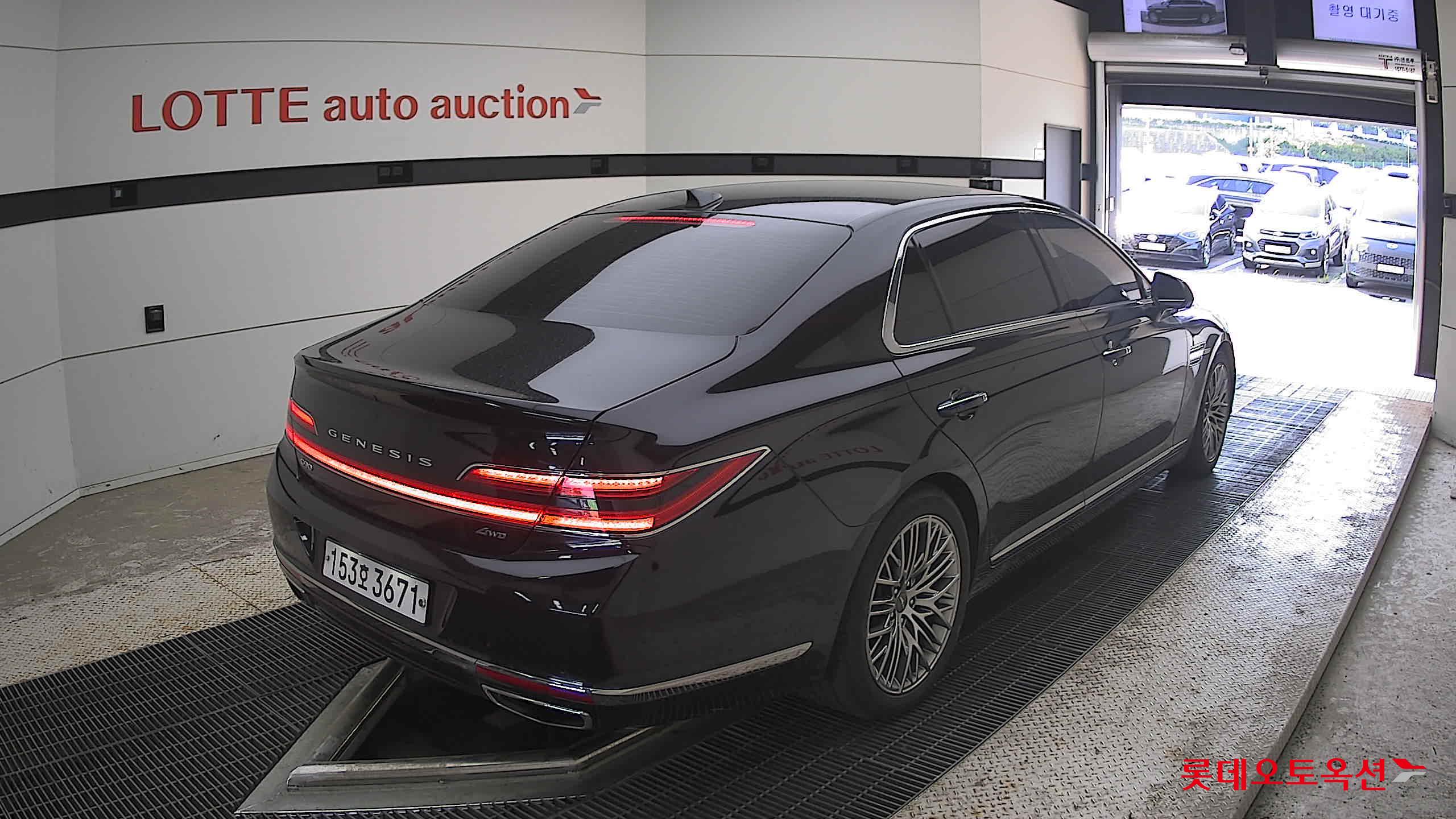 2021 - genesis g90