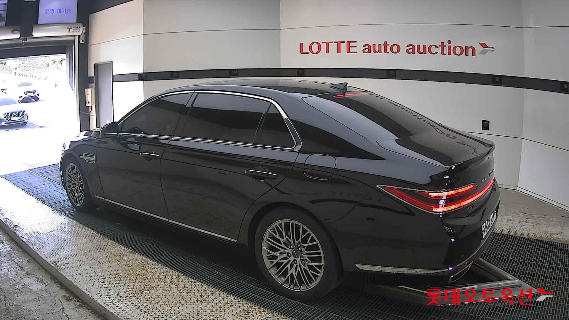 2021 - genesis g90