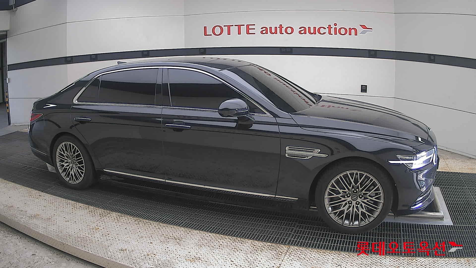 2021 - genesis g90