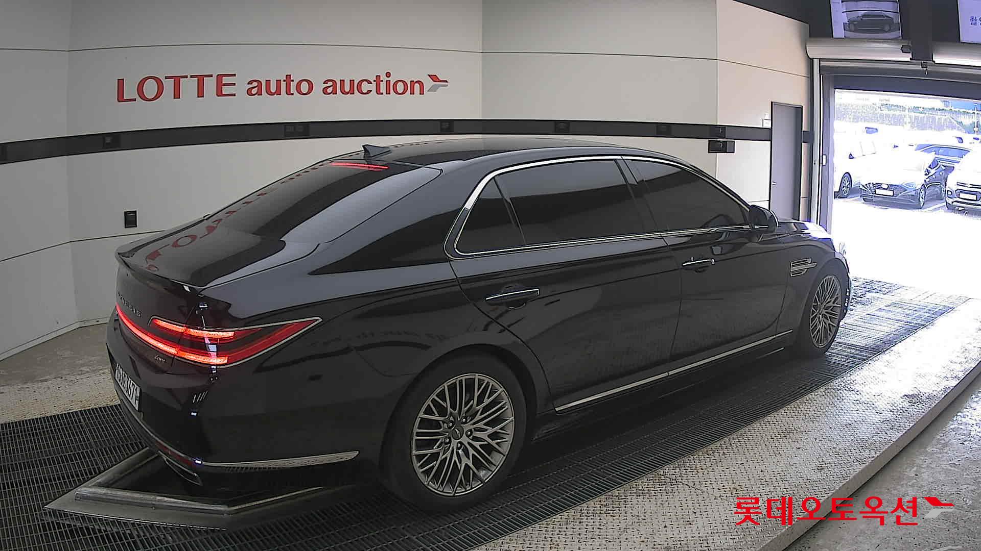 2021 - genesis g90