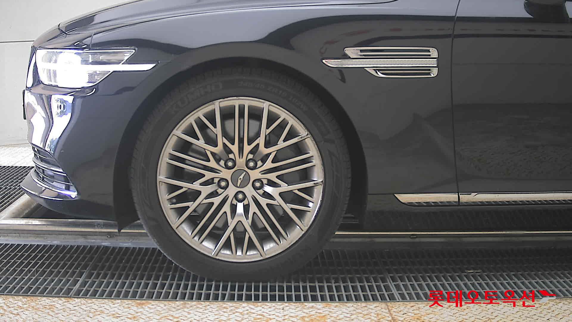 2021 - genesis g90