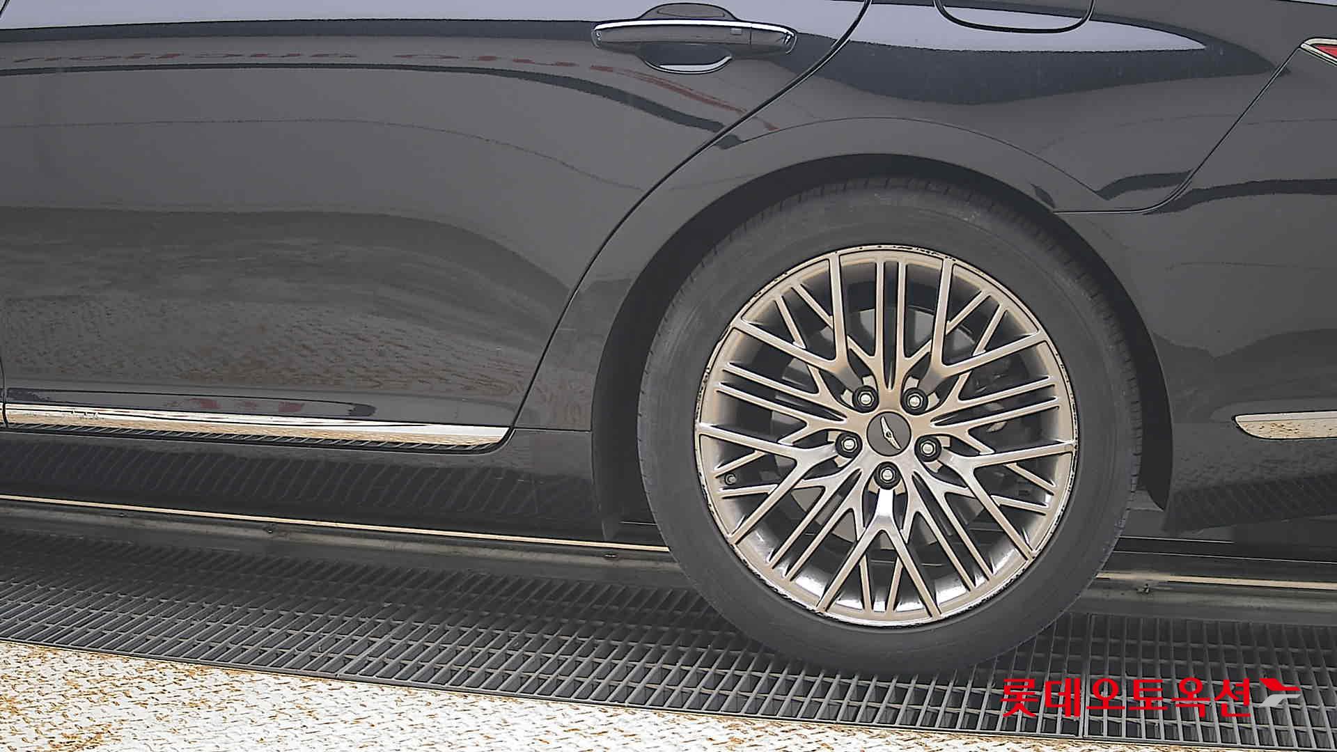 2021 - genesis g90