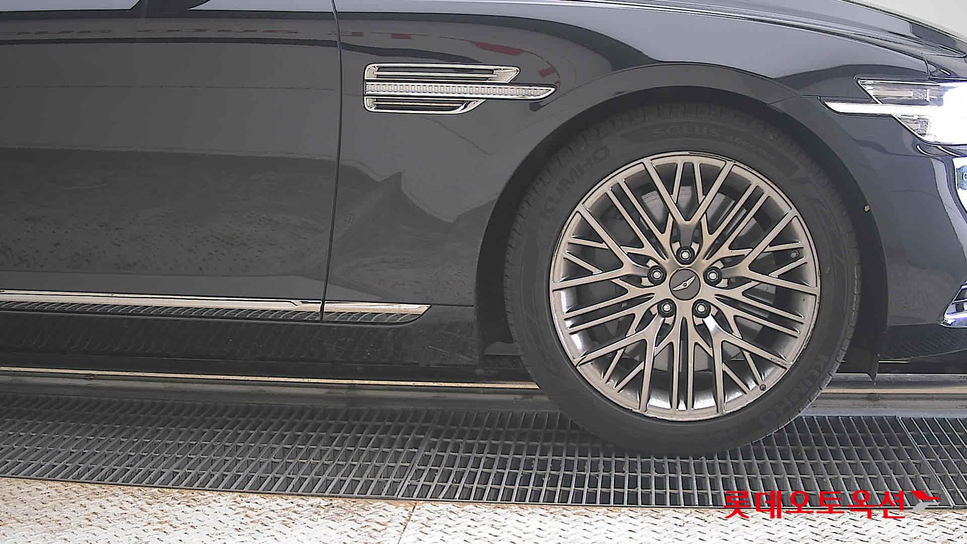 2021 - genesis g90