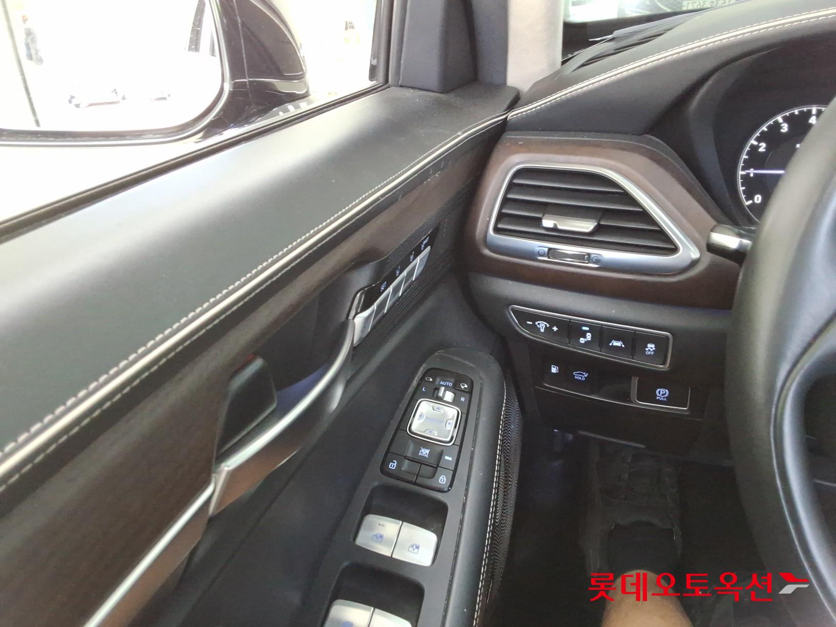2021 - genesis g90