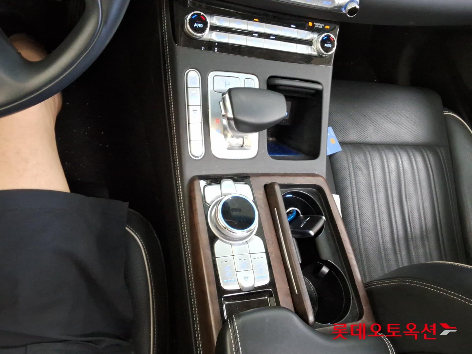 2021 - genesis g90