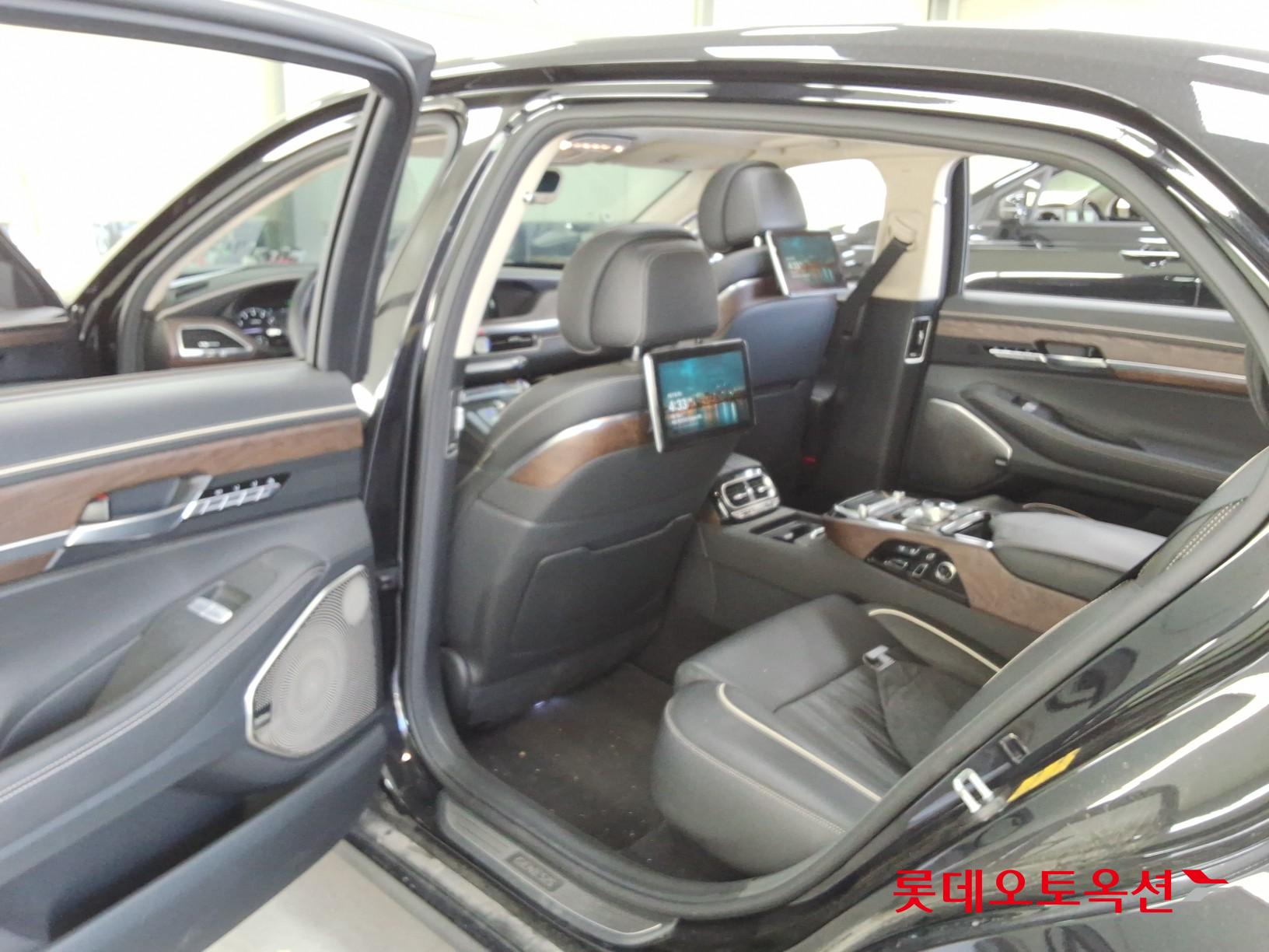 2021 - genesis g90