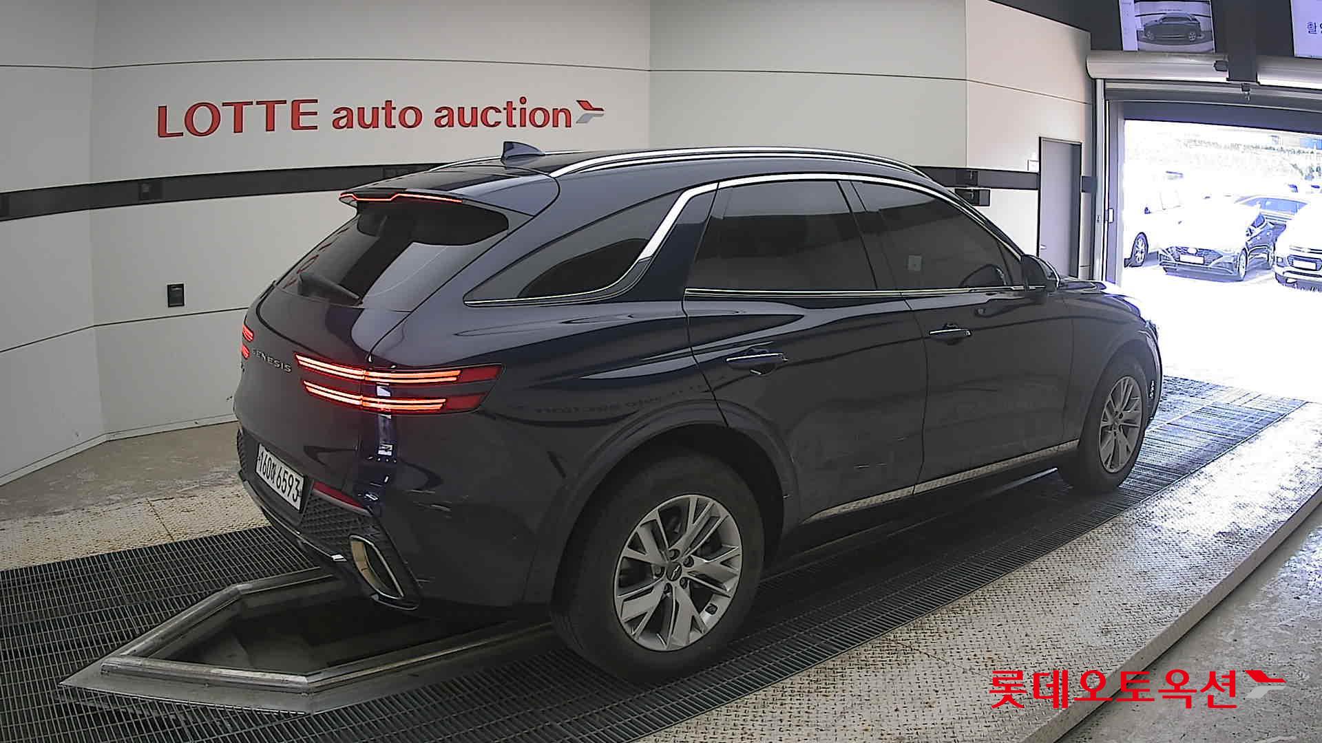 2021 - genesis gv70
