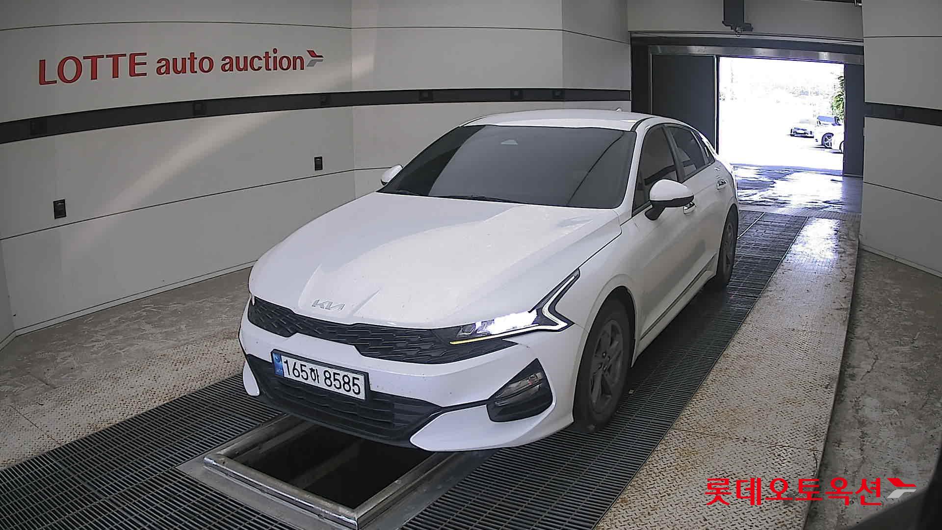 2022 - kia k5