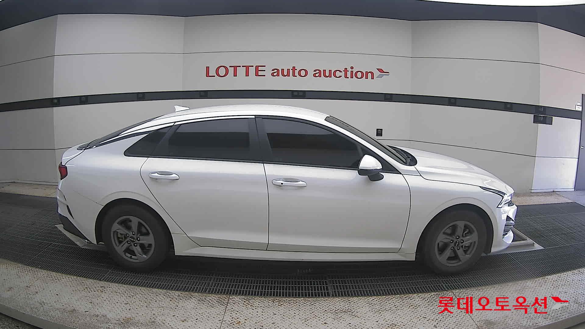 2022 - kia k5