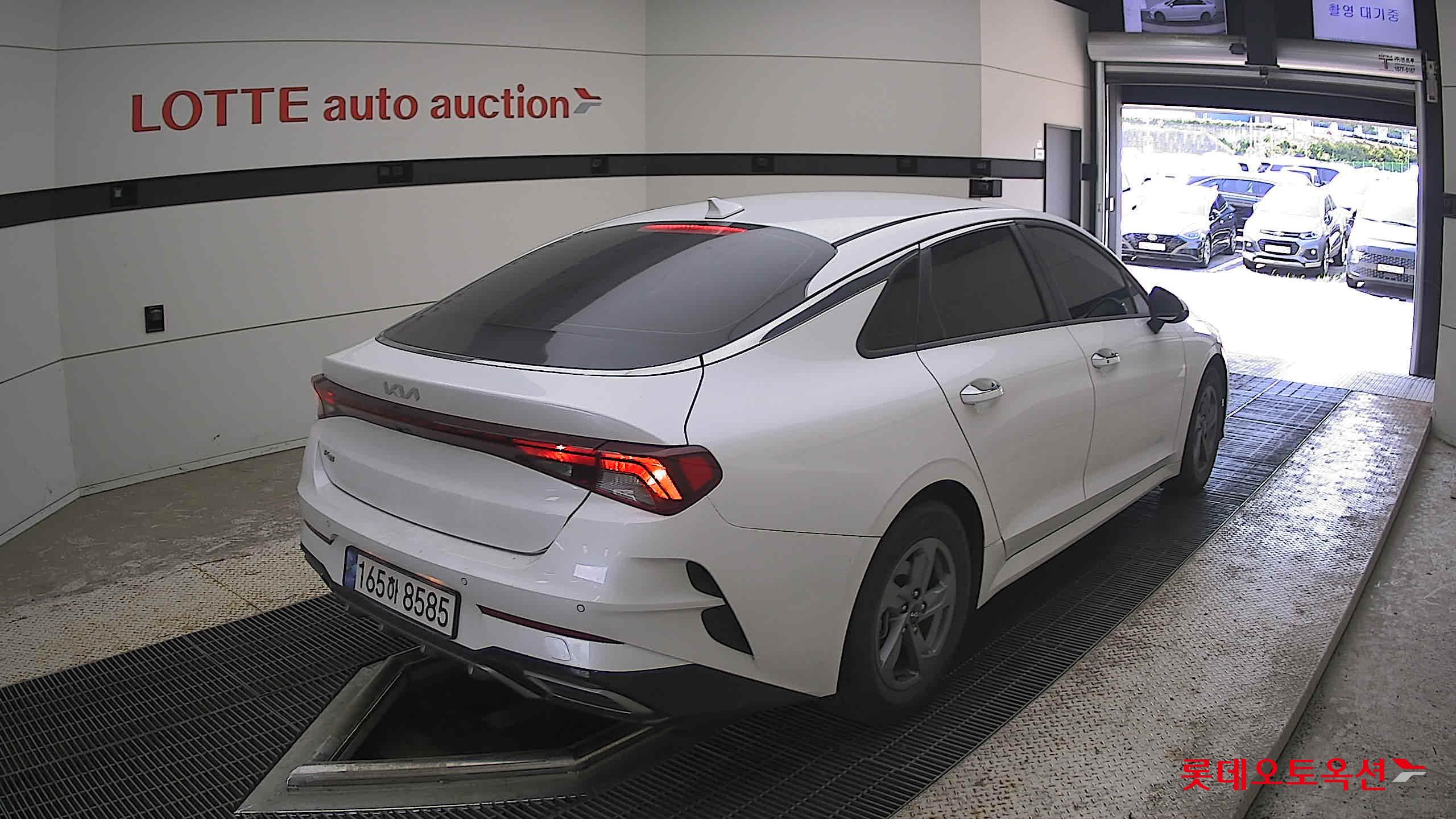 2022 - kia k5