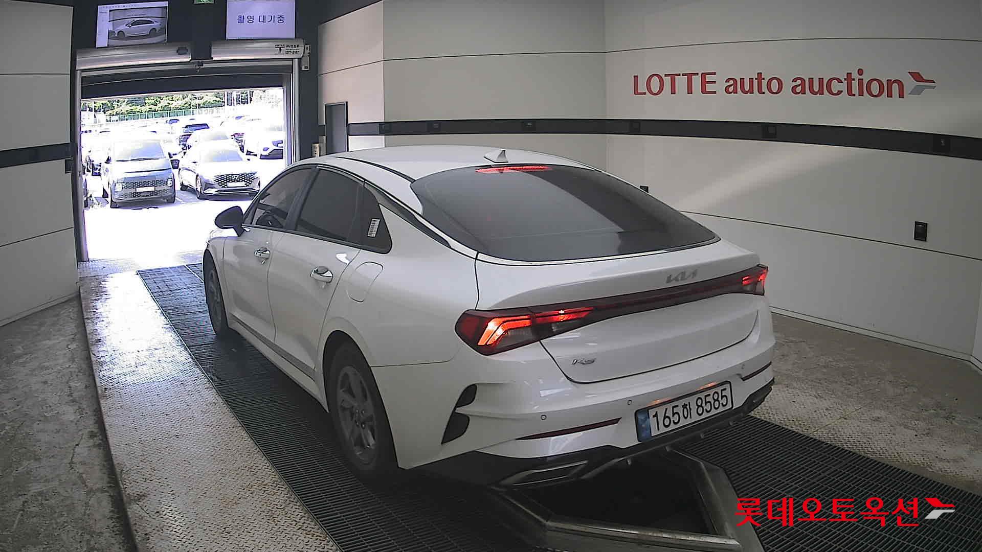 2022 - kia k5