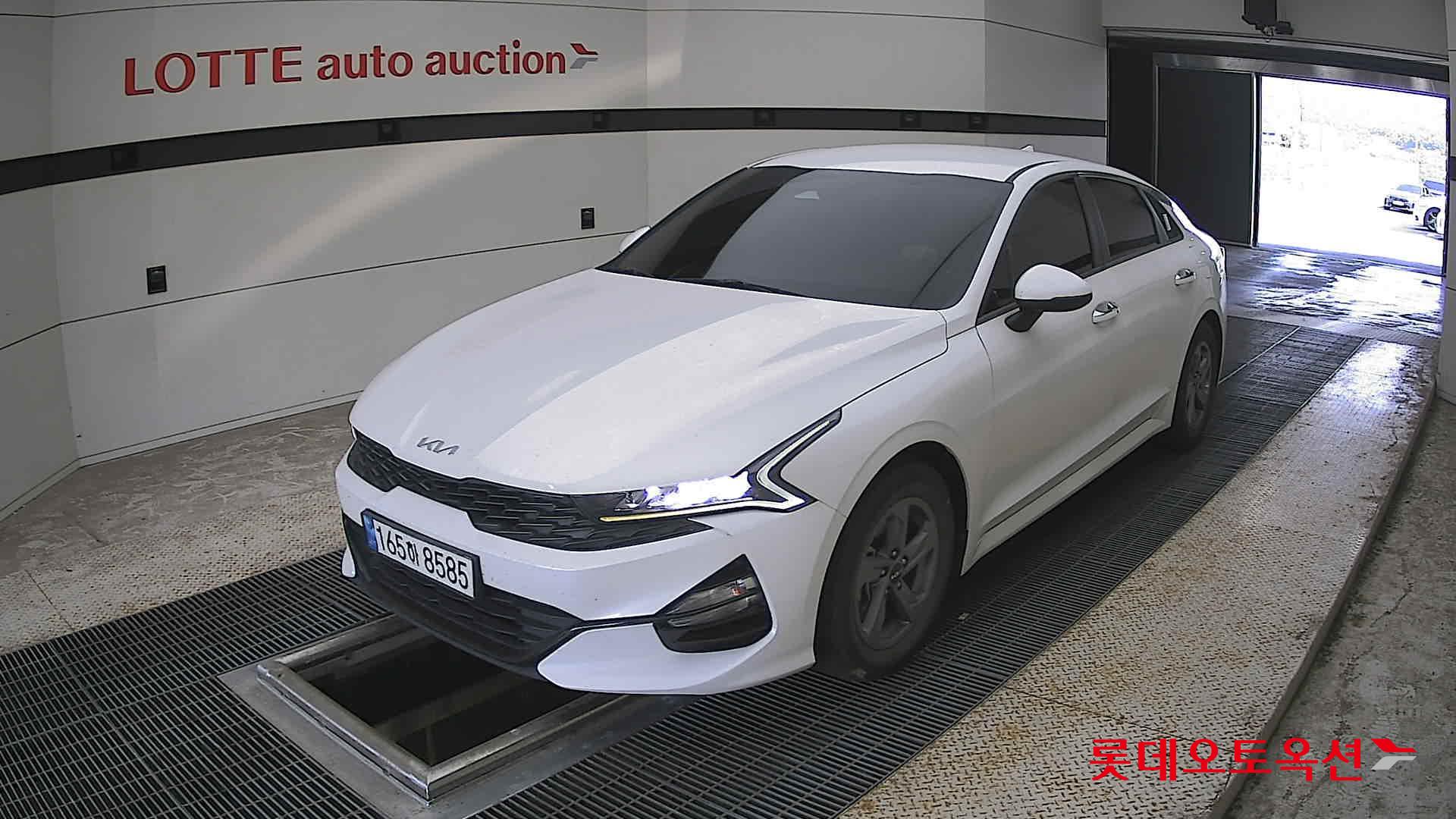 2022 - kia k5
