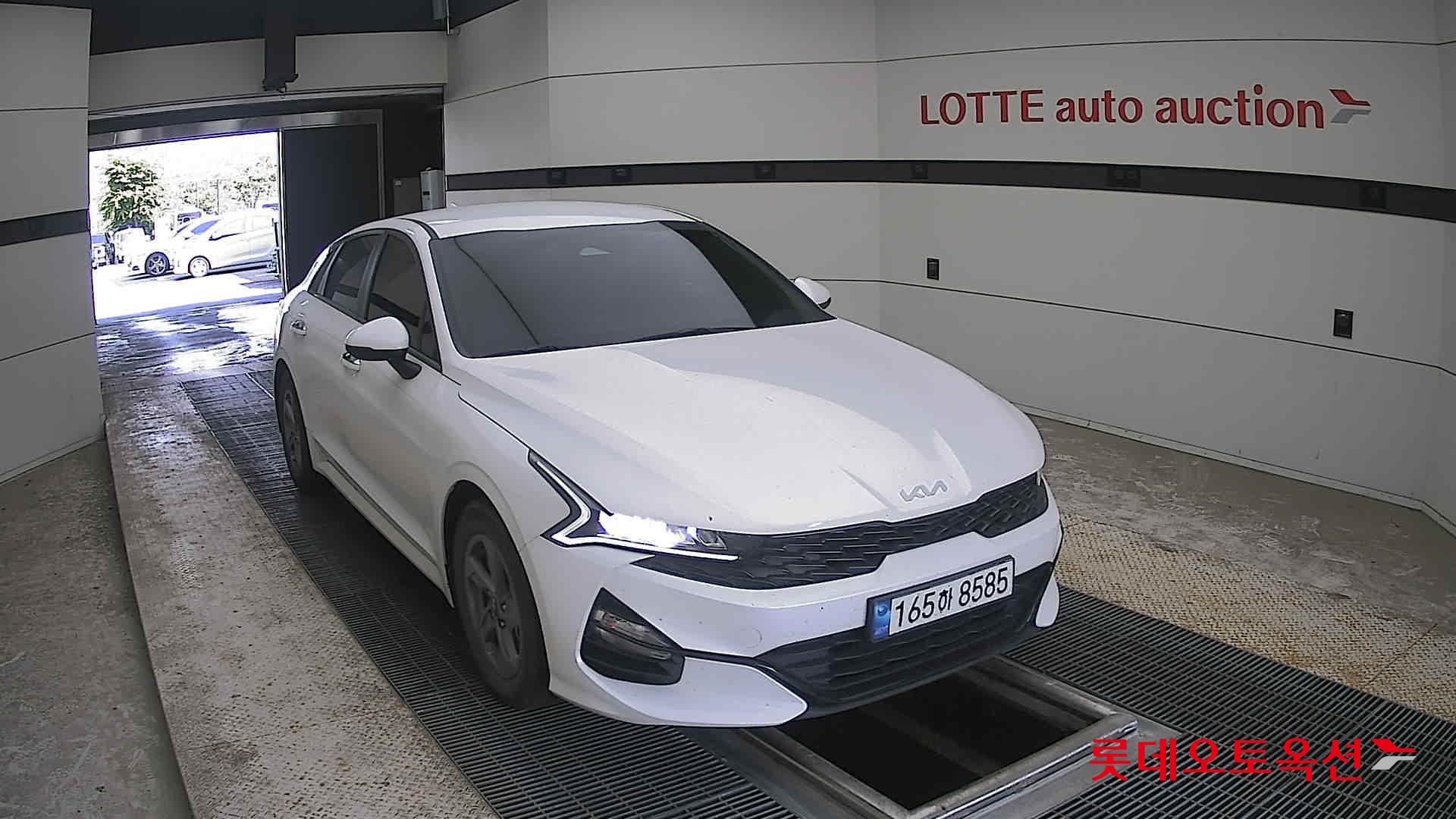 2022 - kia k5