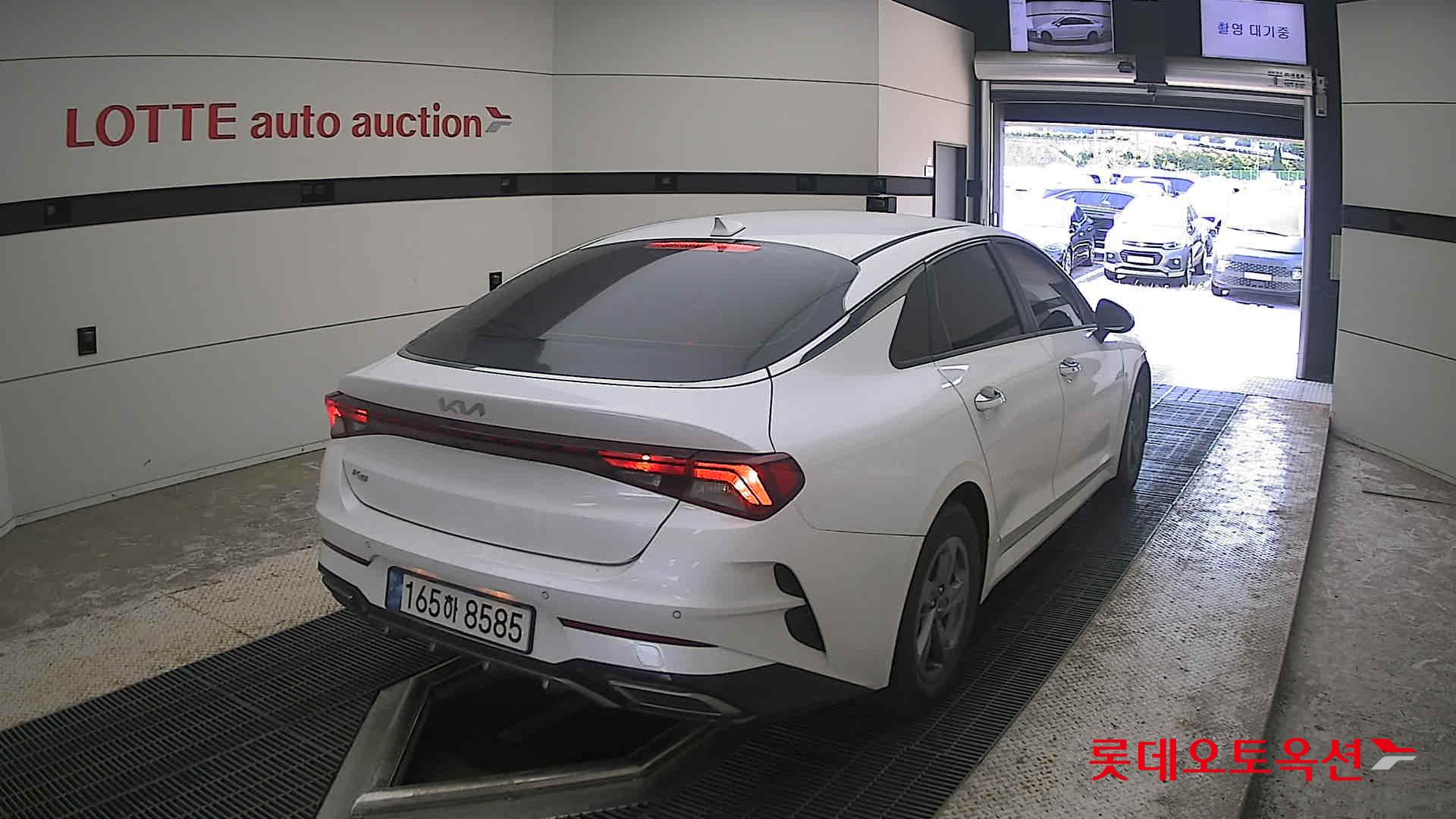 2022 - kia k5