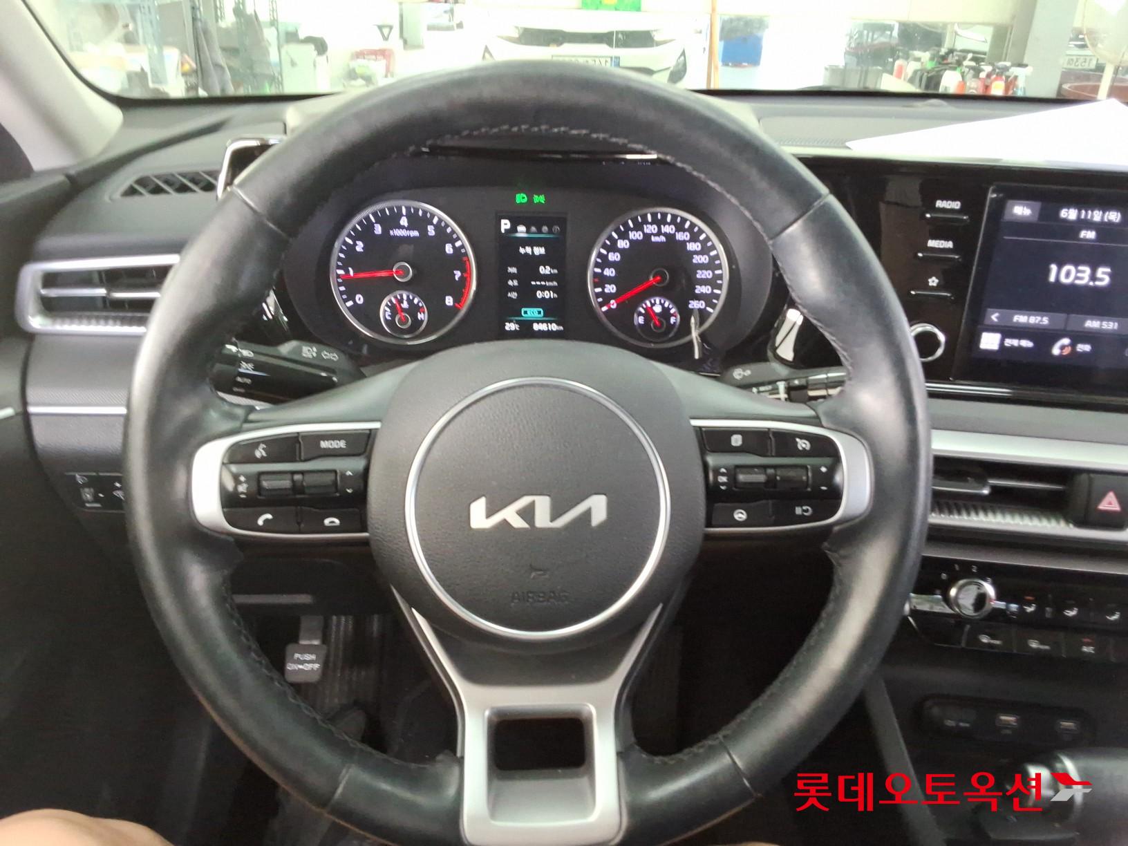 2022 - kia k5