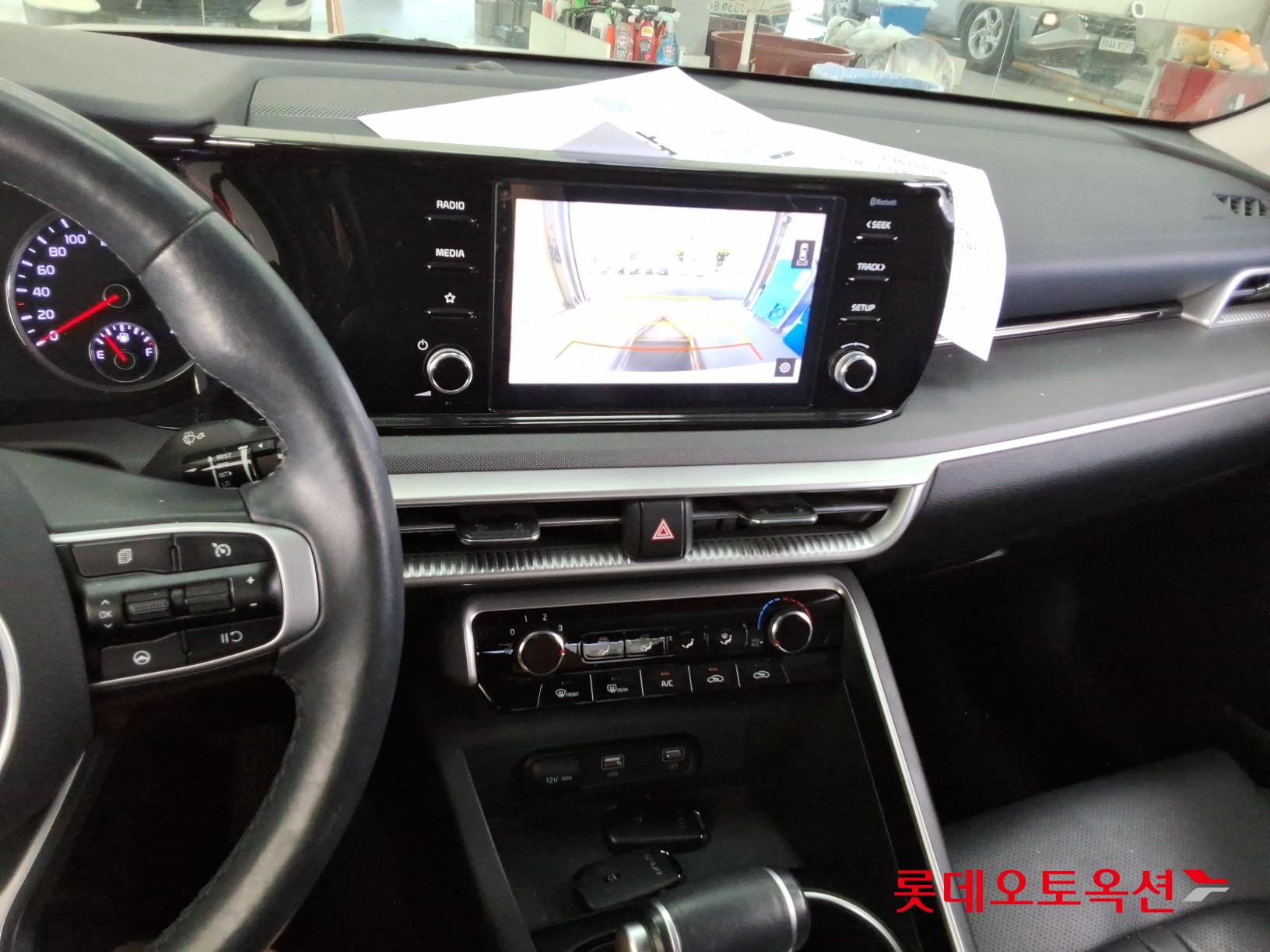 2022 - kia k5