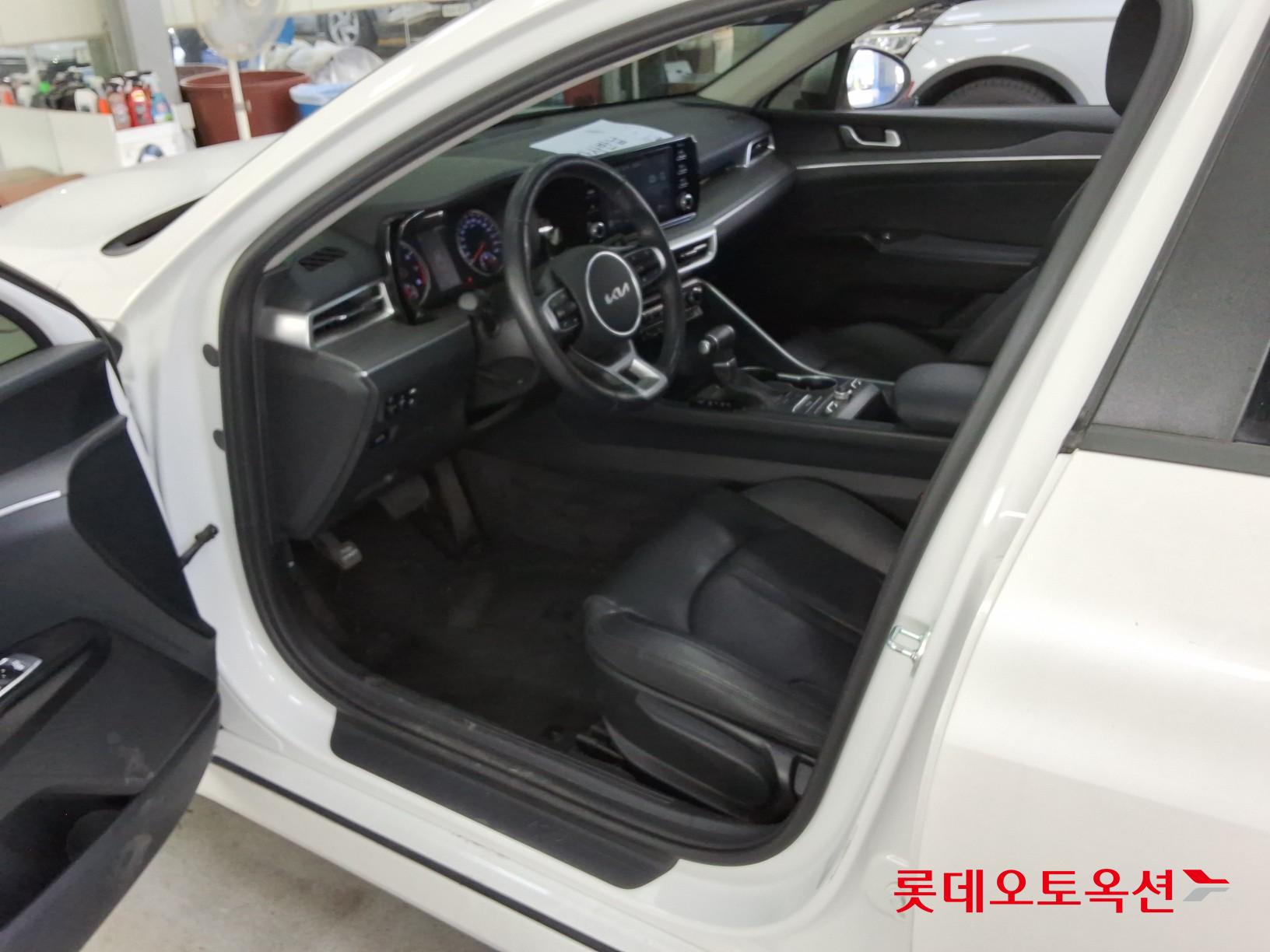 2022 - kia k5
