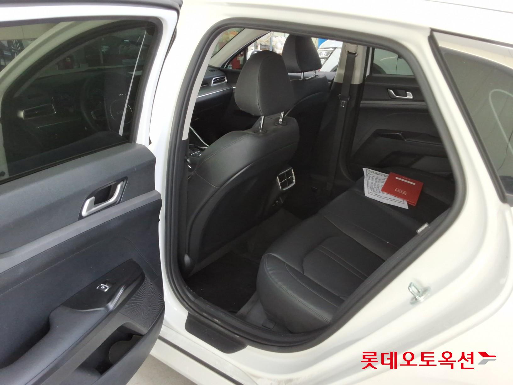 2022 - kia k5