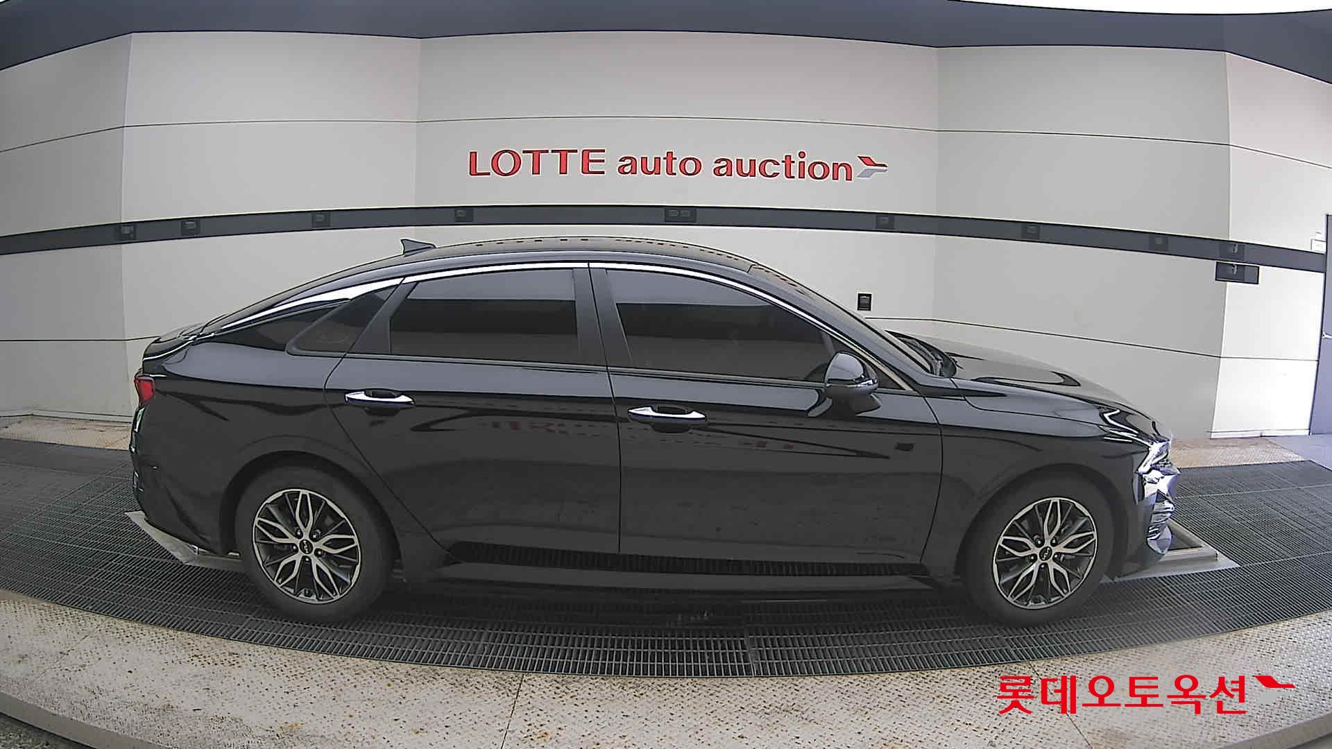 2022 - kia k5