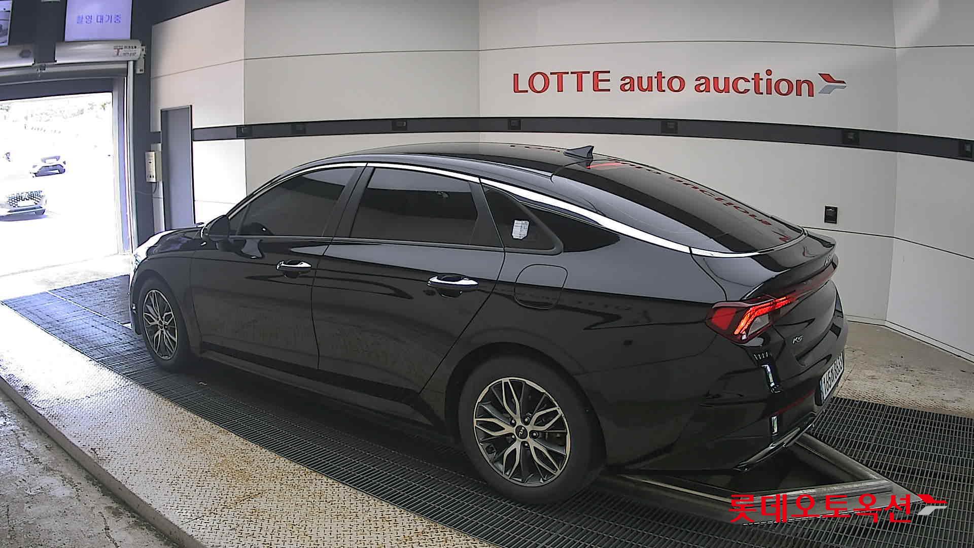 2022 - kia k5