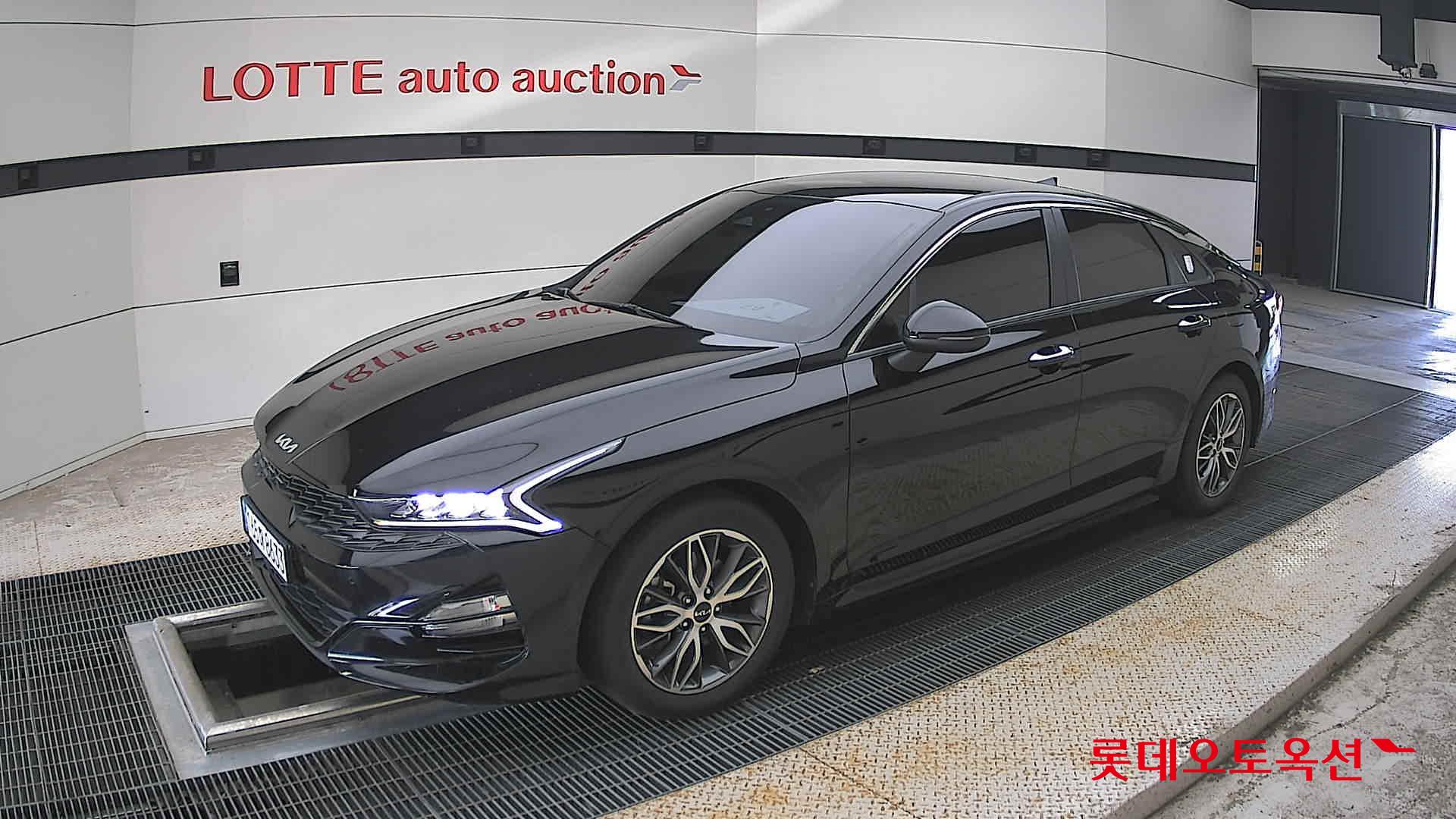 2022 - kia k5