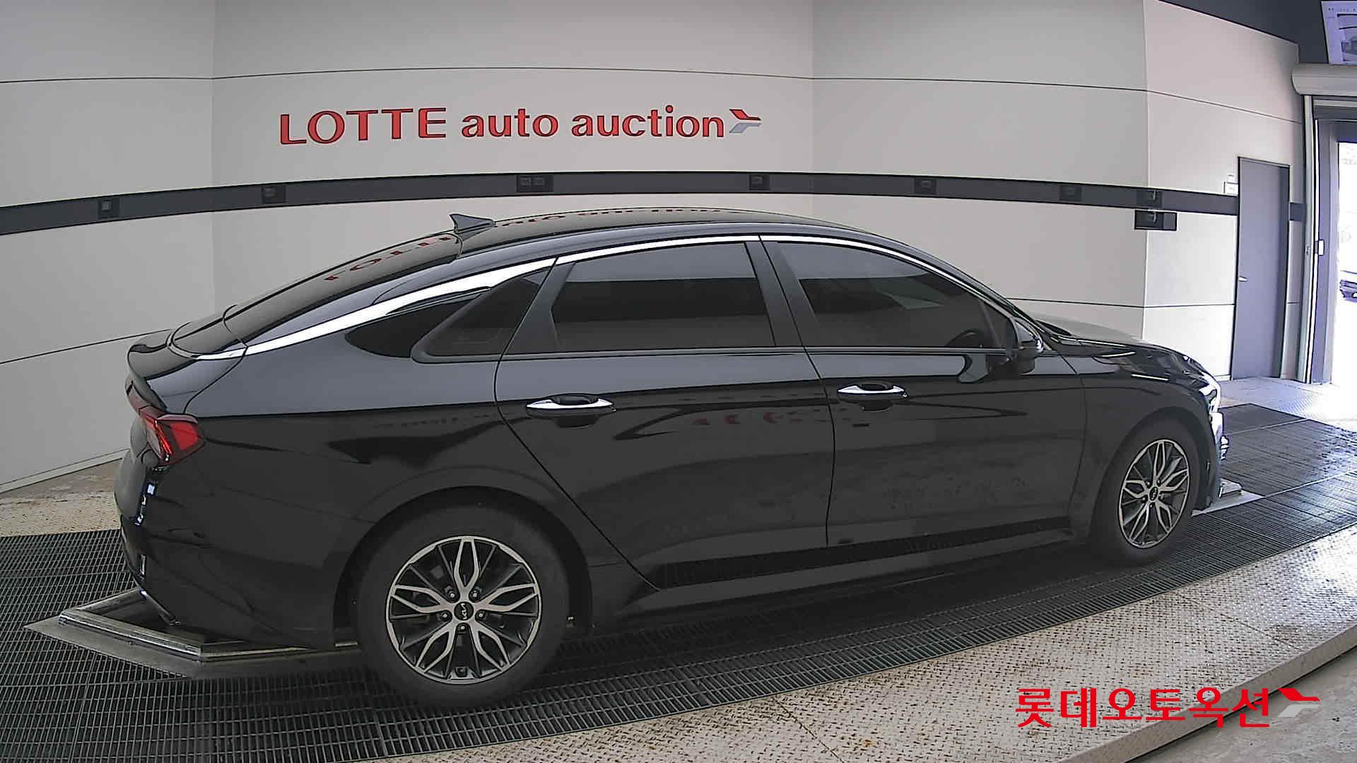 2022 - kia k5