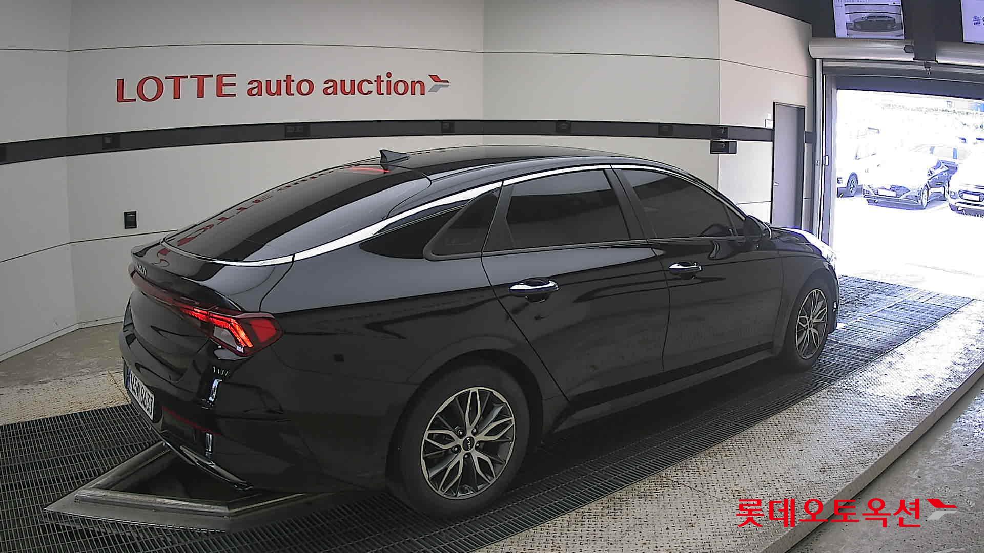 2022 - kia k5