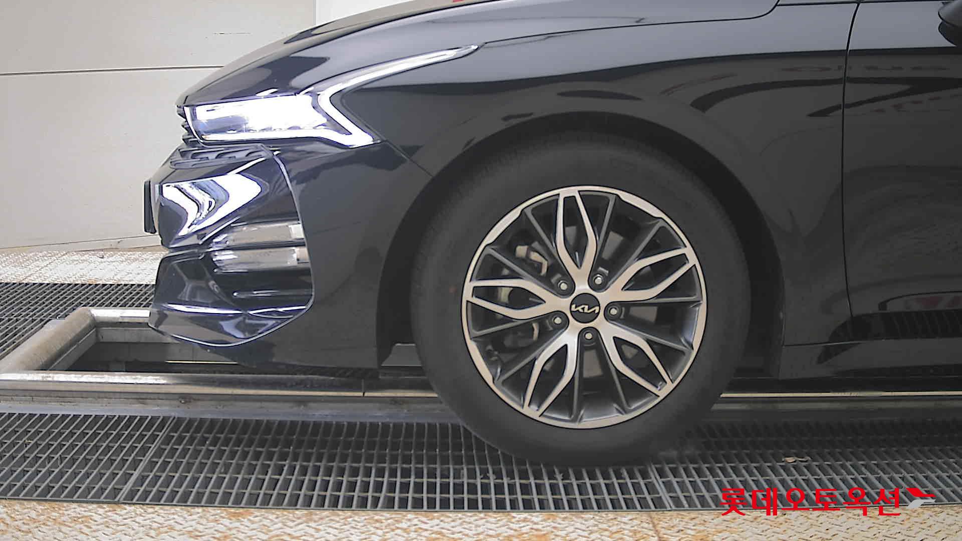 2022 - kia k5