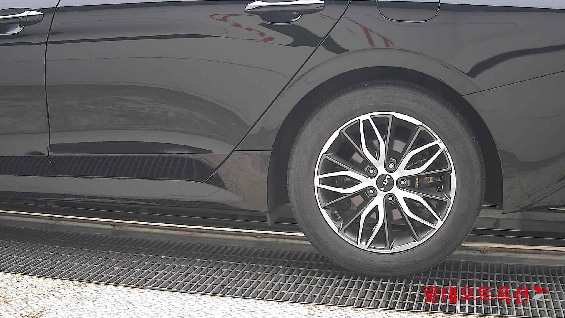 2022 - kia k5
