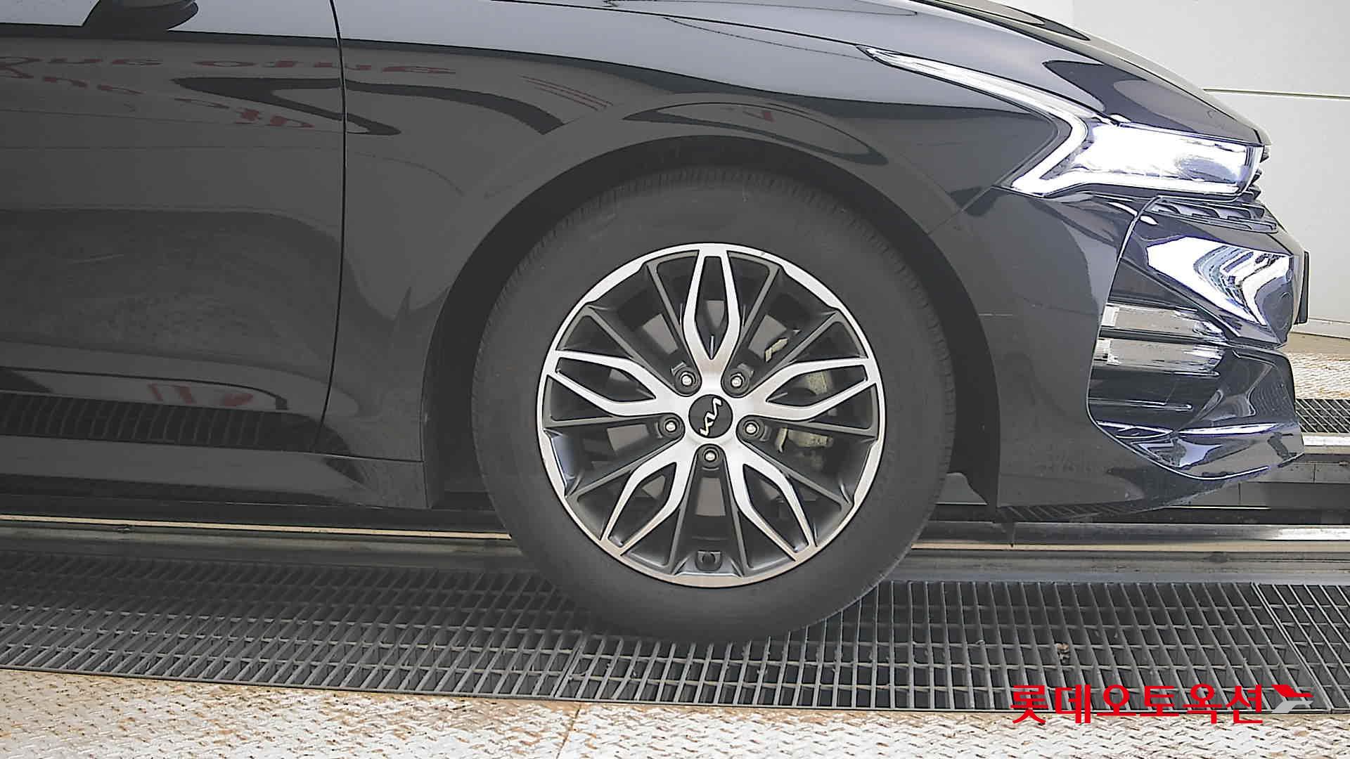 2022 - kia k5