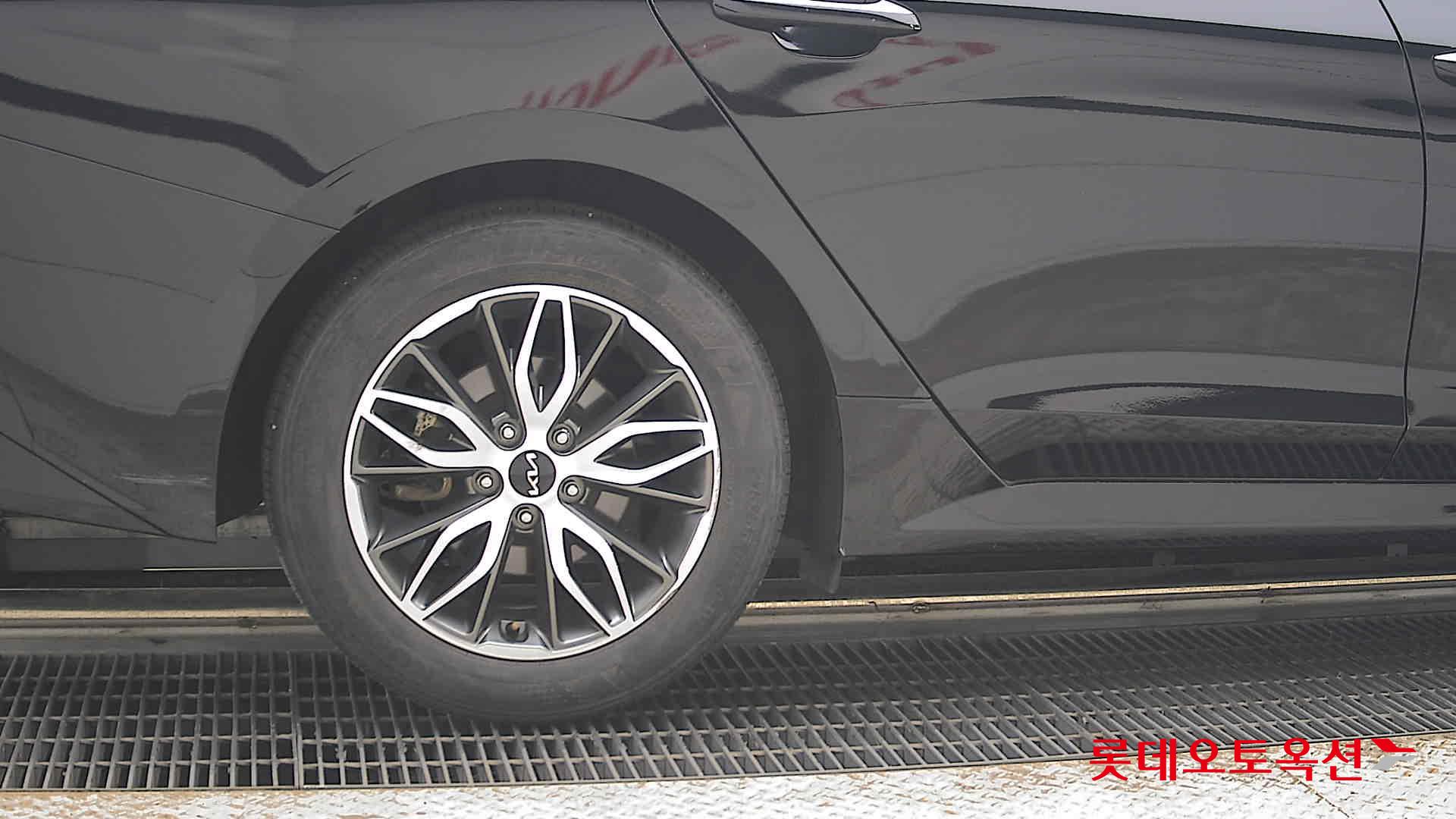 2022 - kia k5