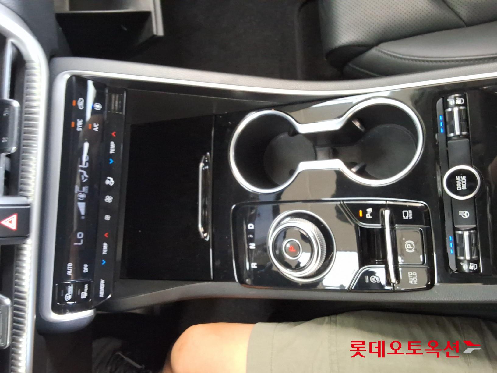 2022 - kia k5