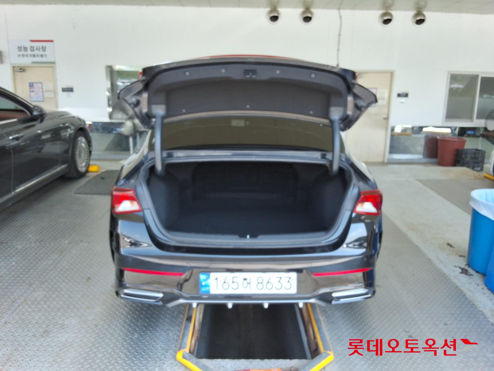 2022 - kia k5