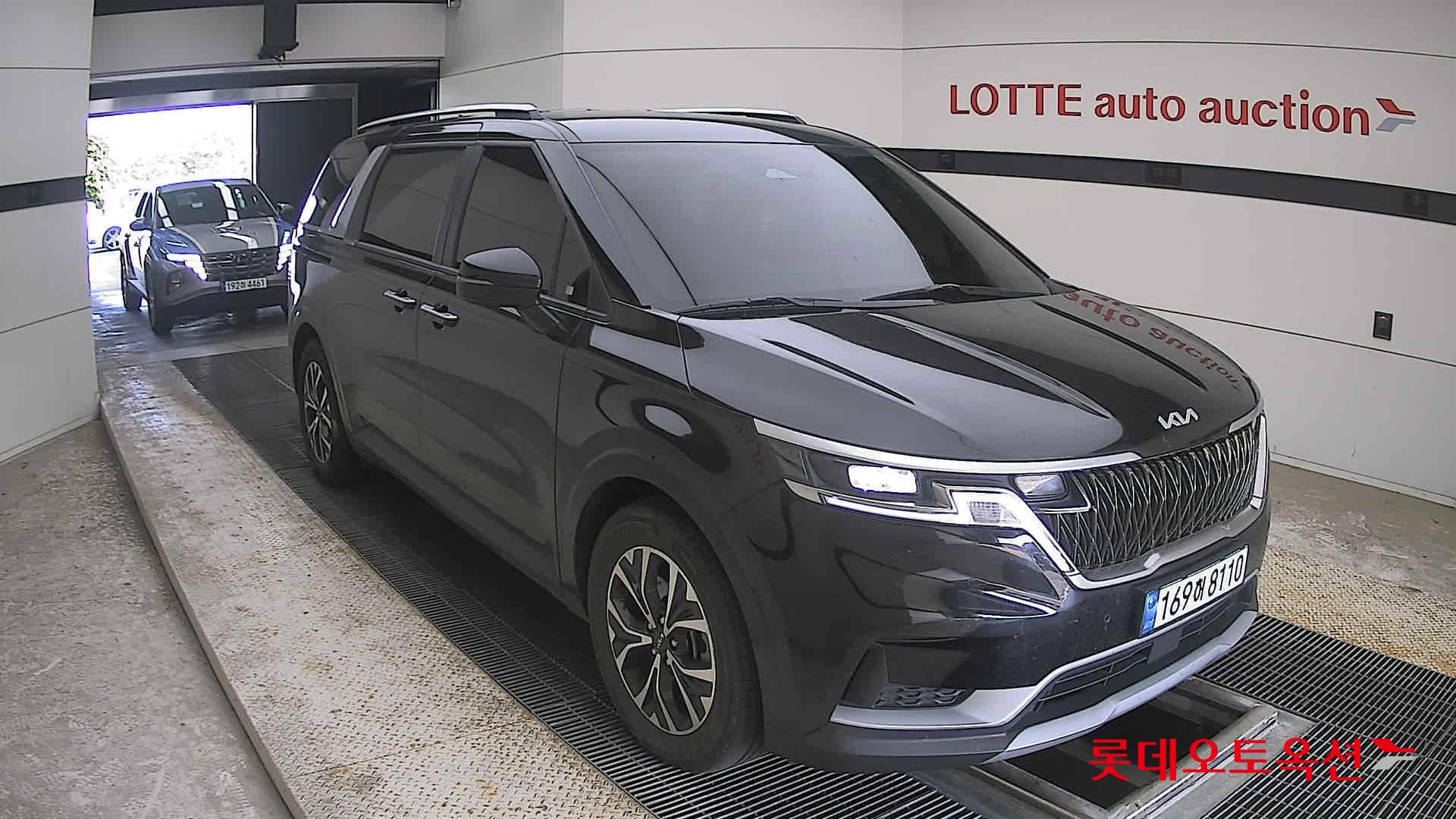 2023 - kia carnival