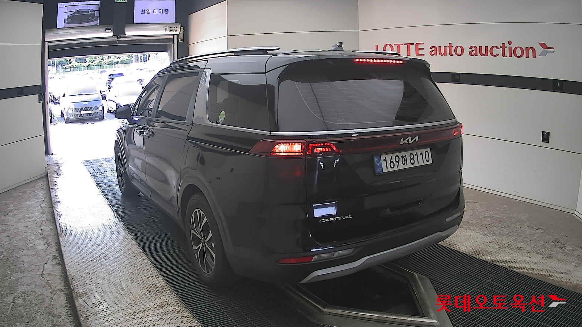 2023 - kia carnival