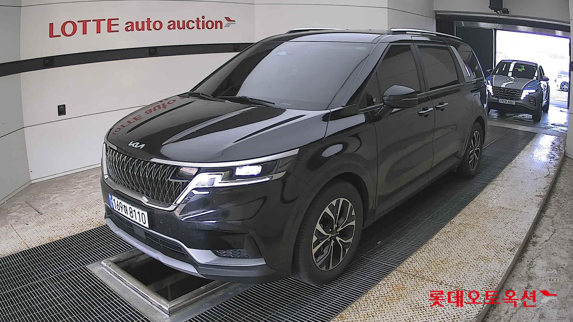 2023 - kia carnival