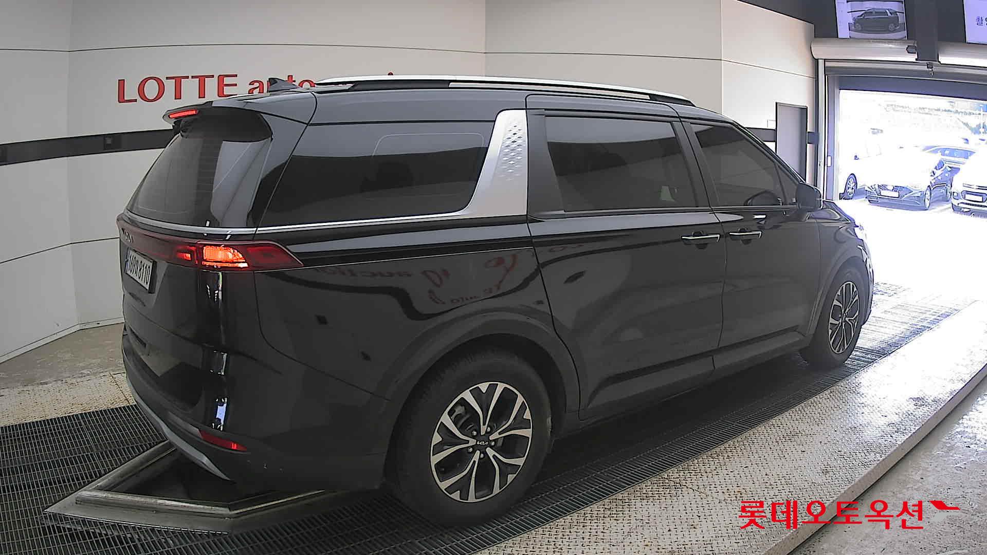 2023 - kia carnival