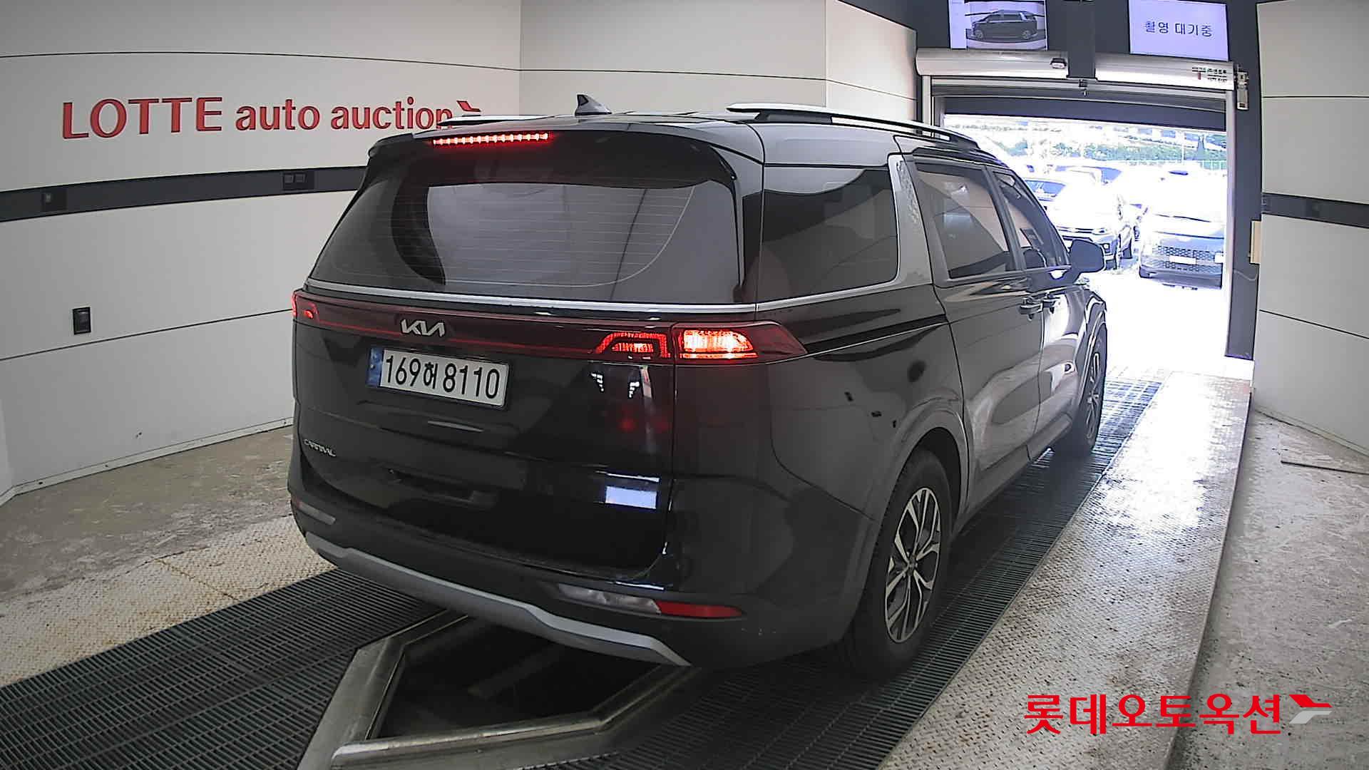 2023 - kia carnival