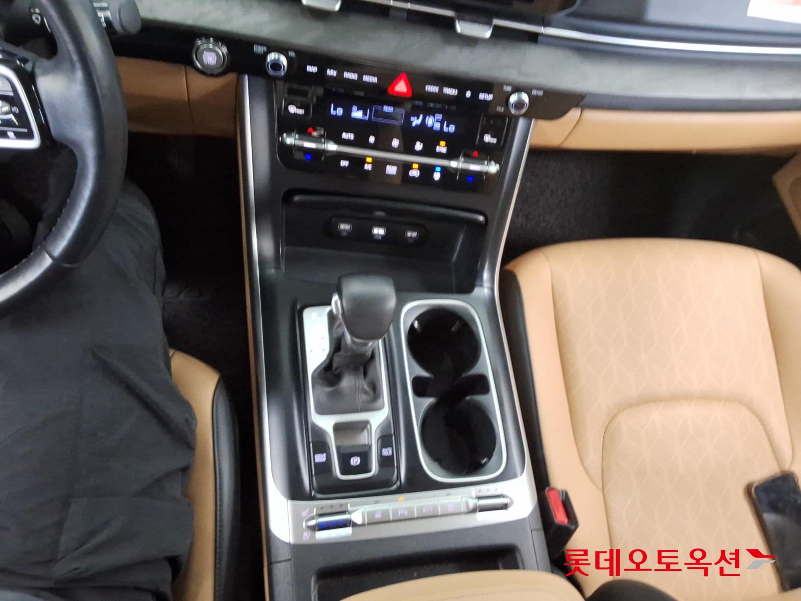2023 - kia carnival