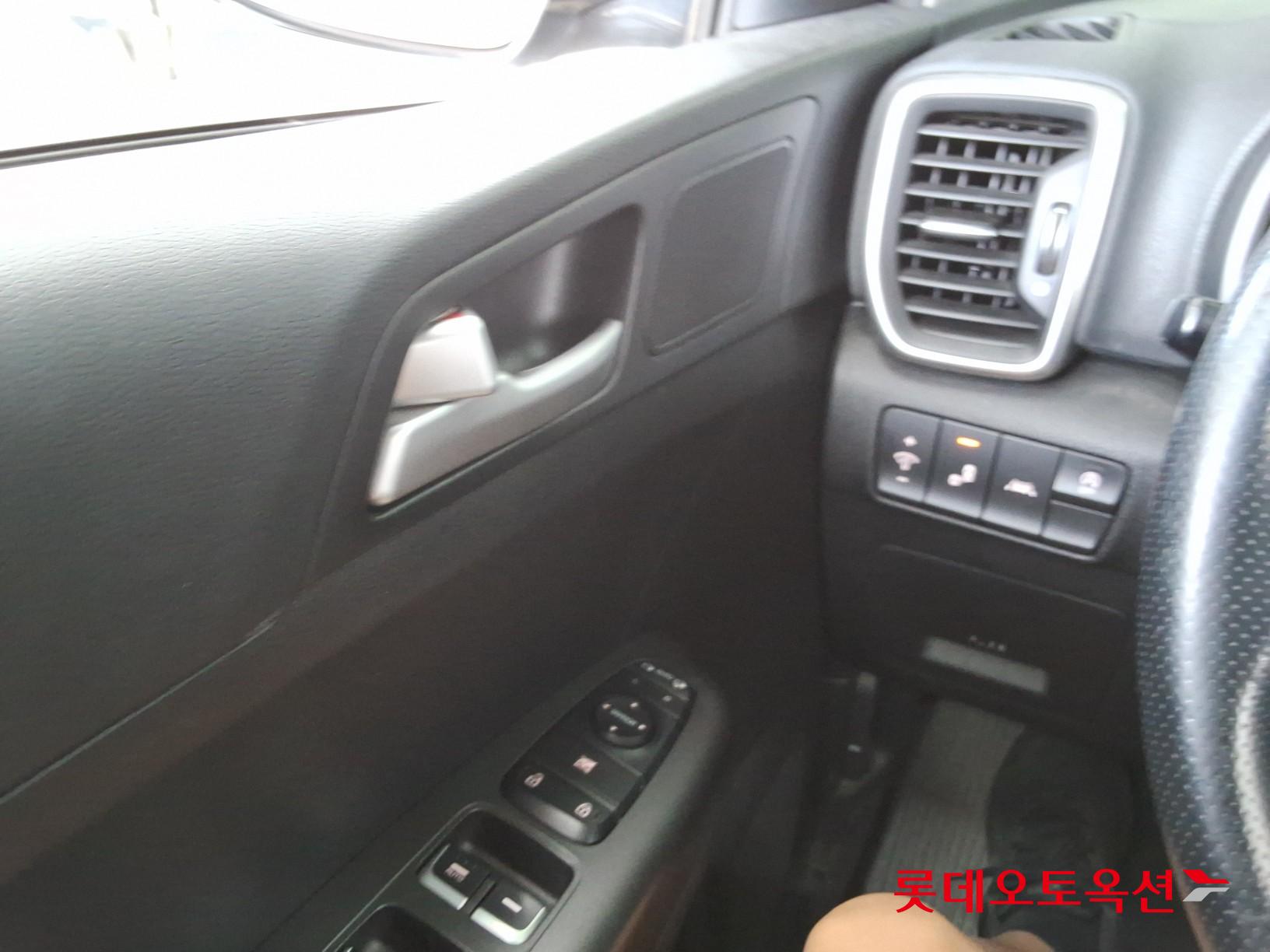 2022 - kia sportage