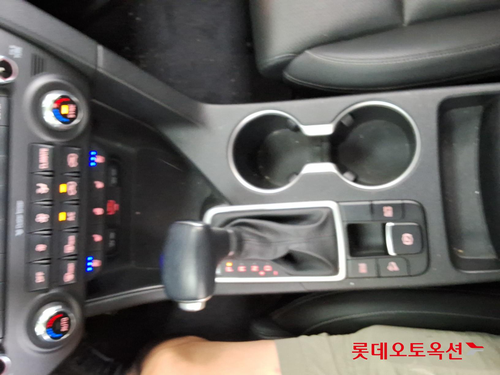 2022 - kia sportage