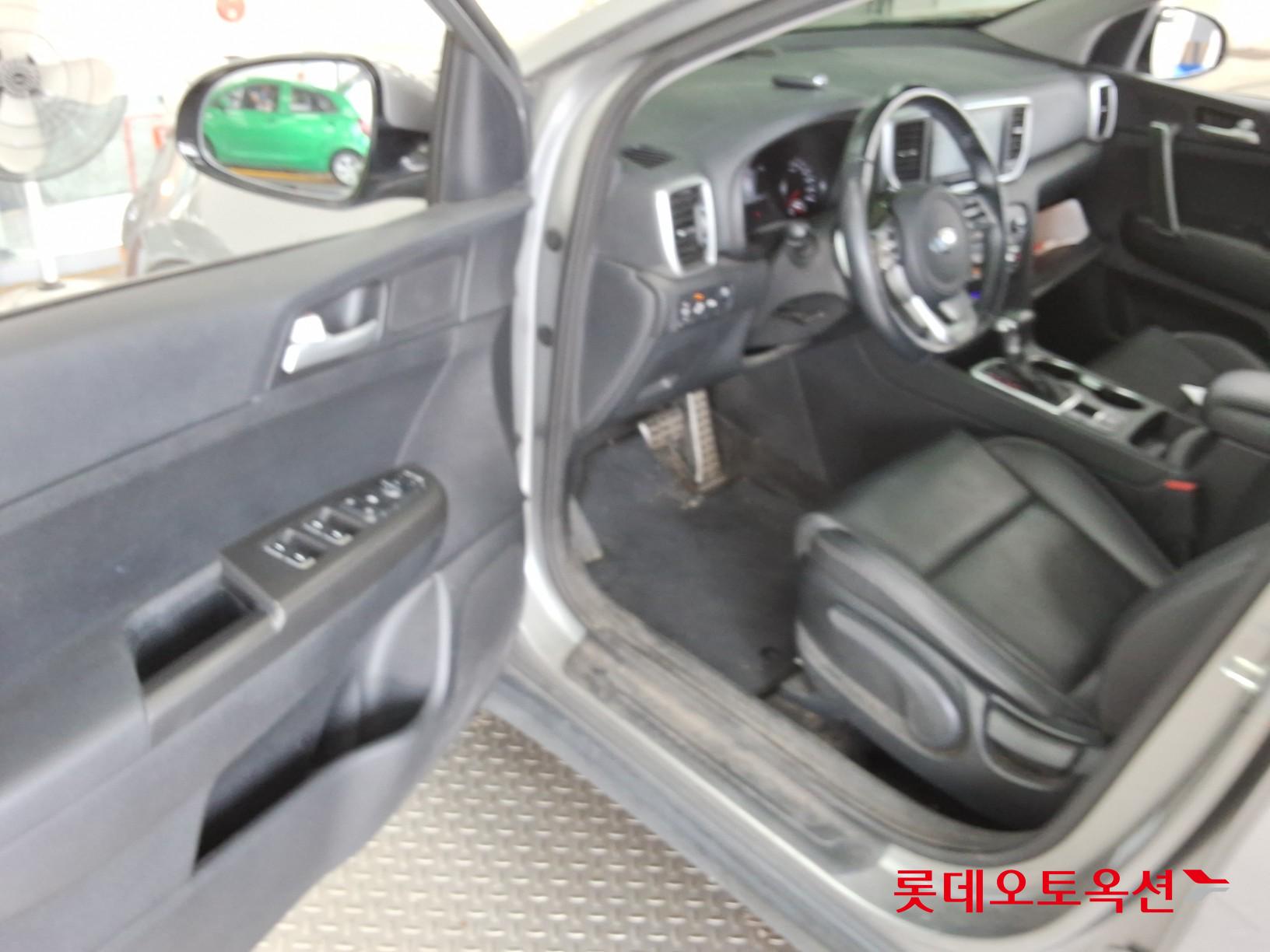 2022 - kia sportage